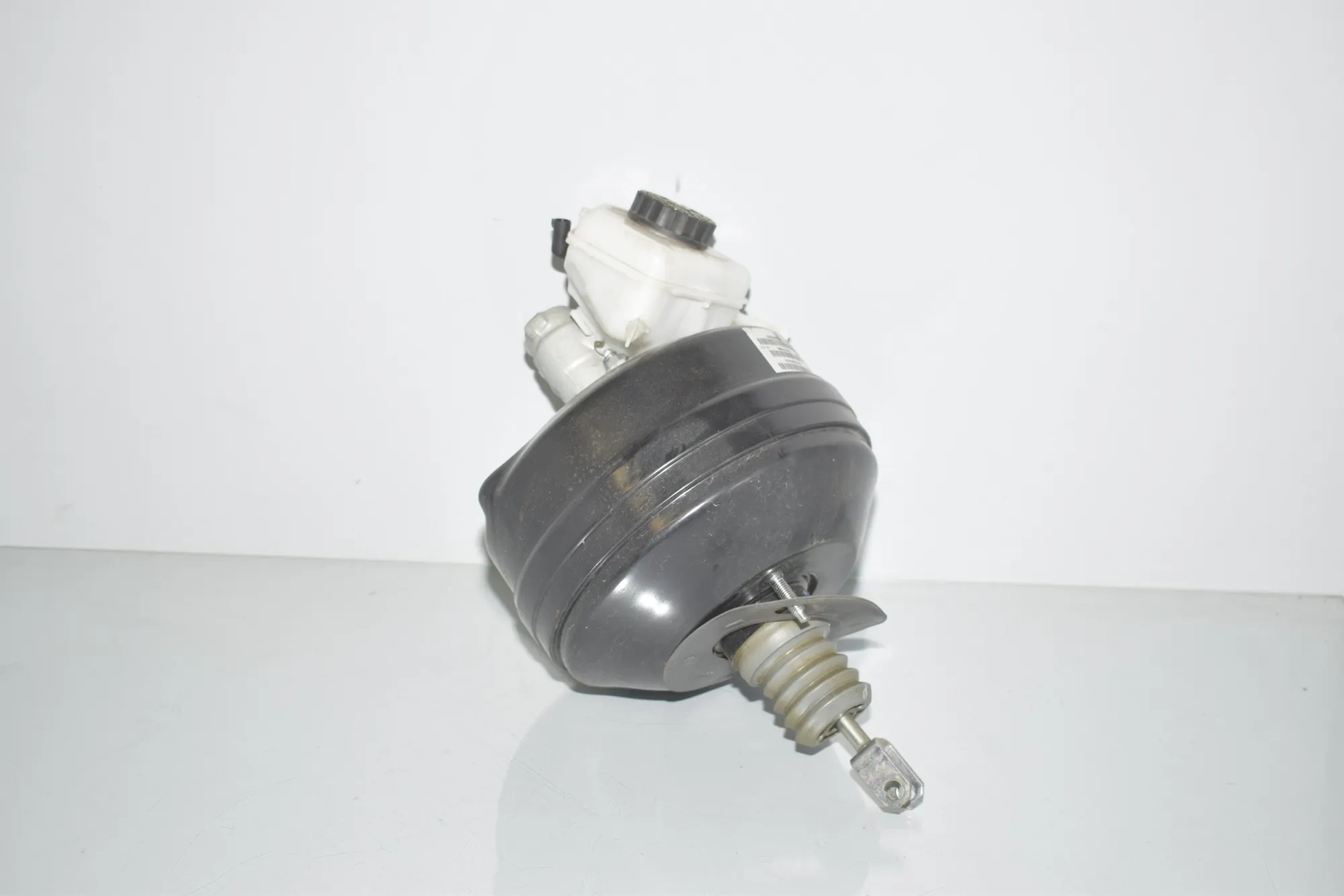 Brake Servo Booster – OEM 6798424 · BMW 3 (F30, F80) 330 d 2013 – 3
