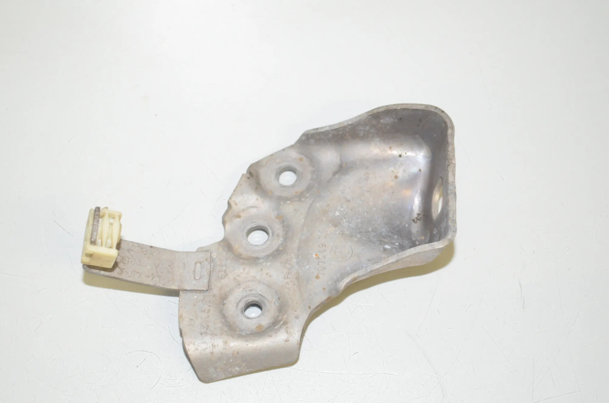 Bracket – OEM 8642213 · BMW 3 (G20, G28) (2018 - -) 330 e Plug-in-Hybrid 2021