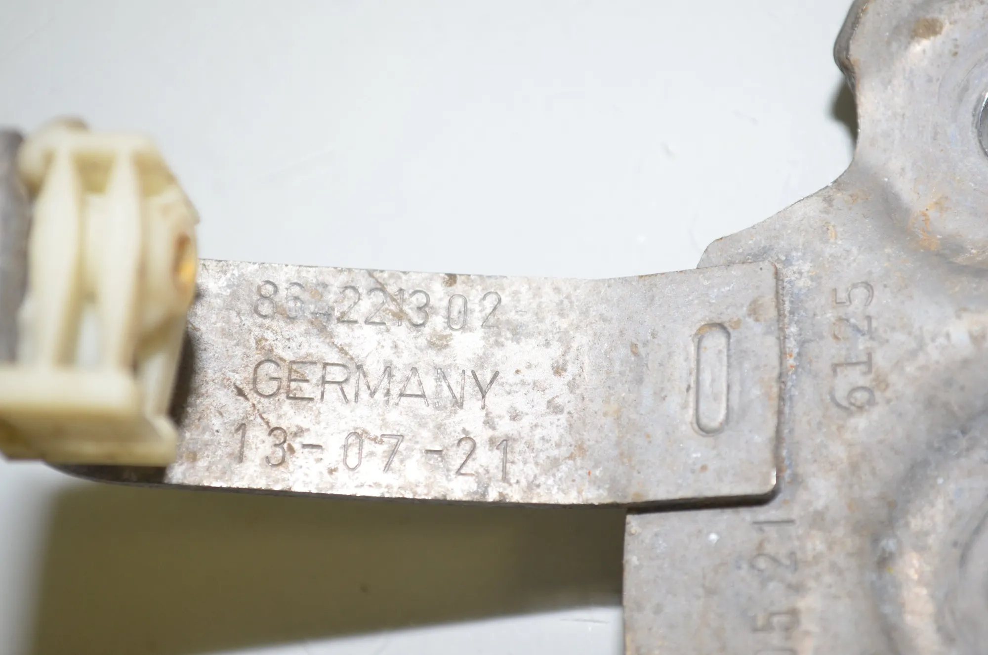 Bracket – OEM 8642213 · BMW 3 (G20, G28) (2018 - -) 330 e Plug-in-Hybrid 2021 – 4