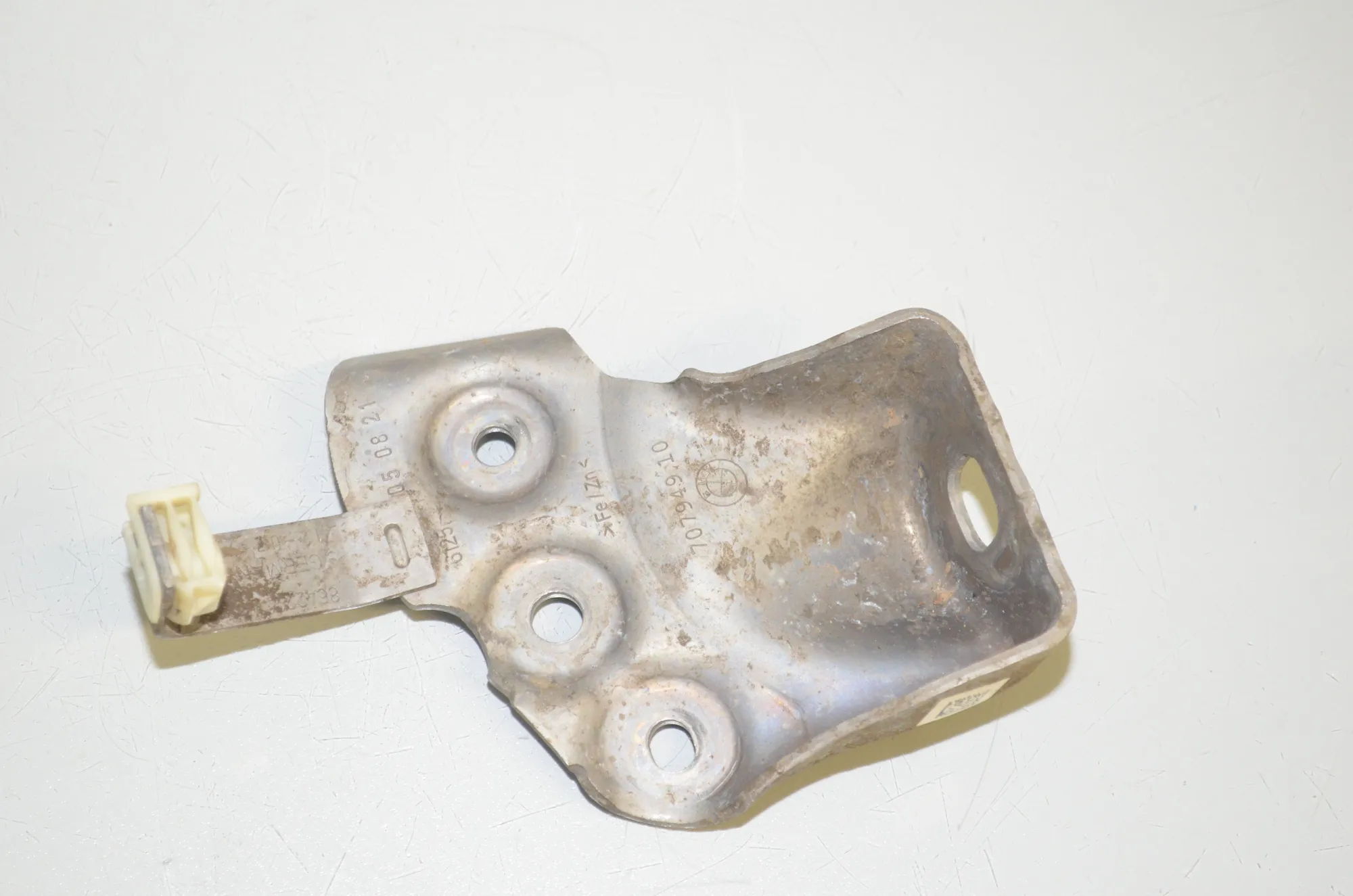 Bracket – OEM 8642214 · BMW 3 (G20, G28) (2018 - -) 330 e Plug-in-Hybrid 2021