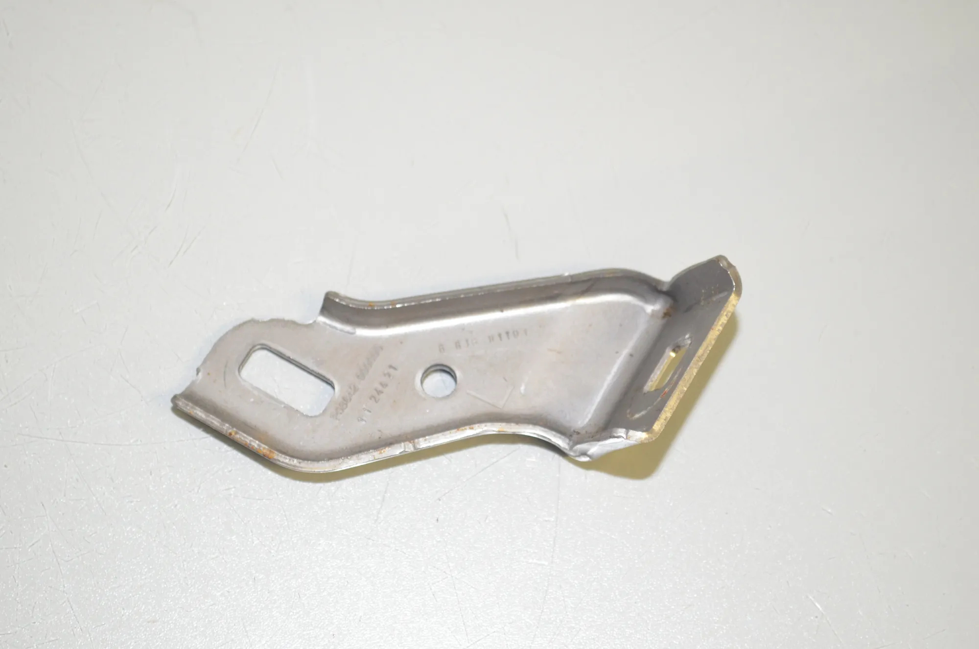 Bracket – OEM 6816811 · BMW 3 (G20, G28) (2018 - -) 330 e Plug-in-Hybrid 2021