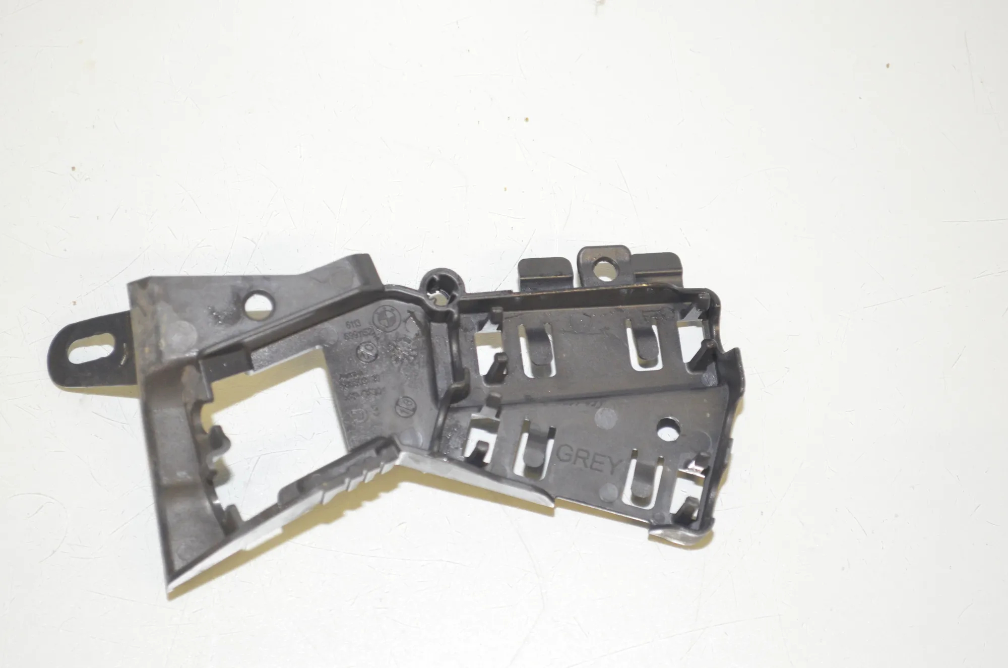 Bracket – OEM 6991152 · BMW 3 (G20, G28) (2018 - -) 330 e Plug-in-Hybrid 2021 – 2