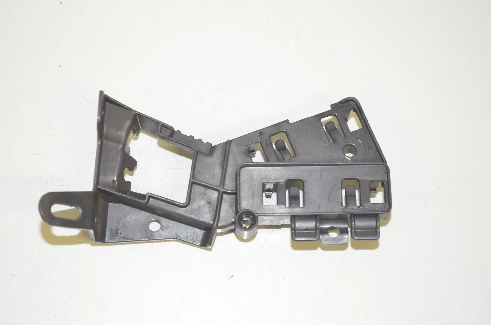 Bracket – OEM 6991152 · BMW 3 (G20, G28) (2018 - -) 330 e Plug-in-Hybrid 2021