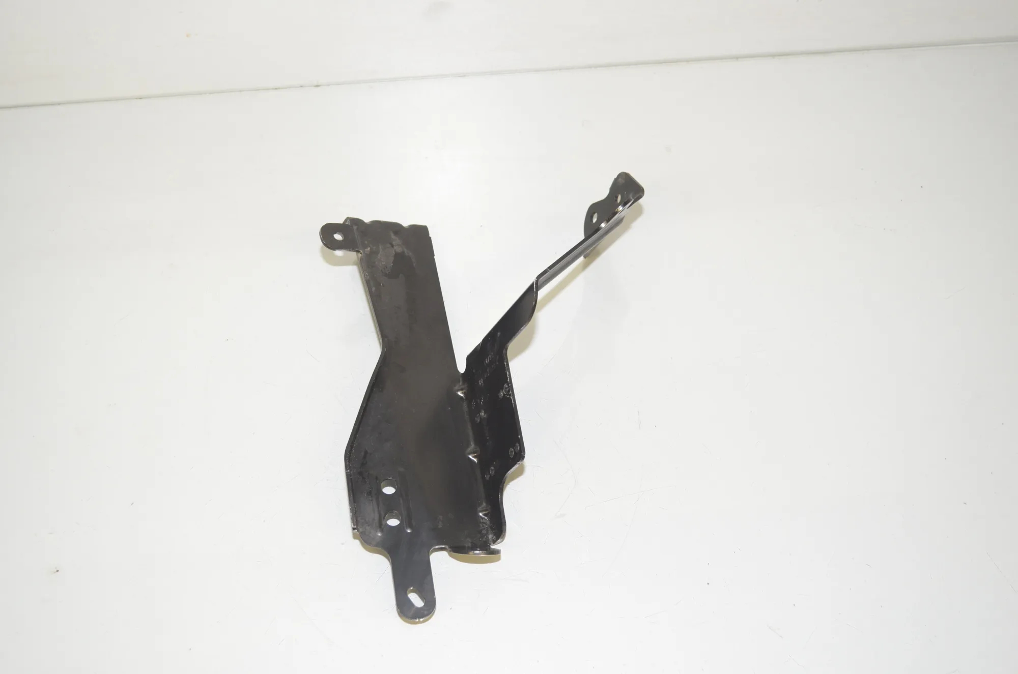 Bracket – OEM 6820736 · BMW 3 (G20, G28) (2018 - -) 330 e Plug-in-Hybrid 2021