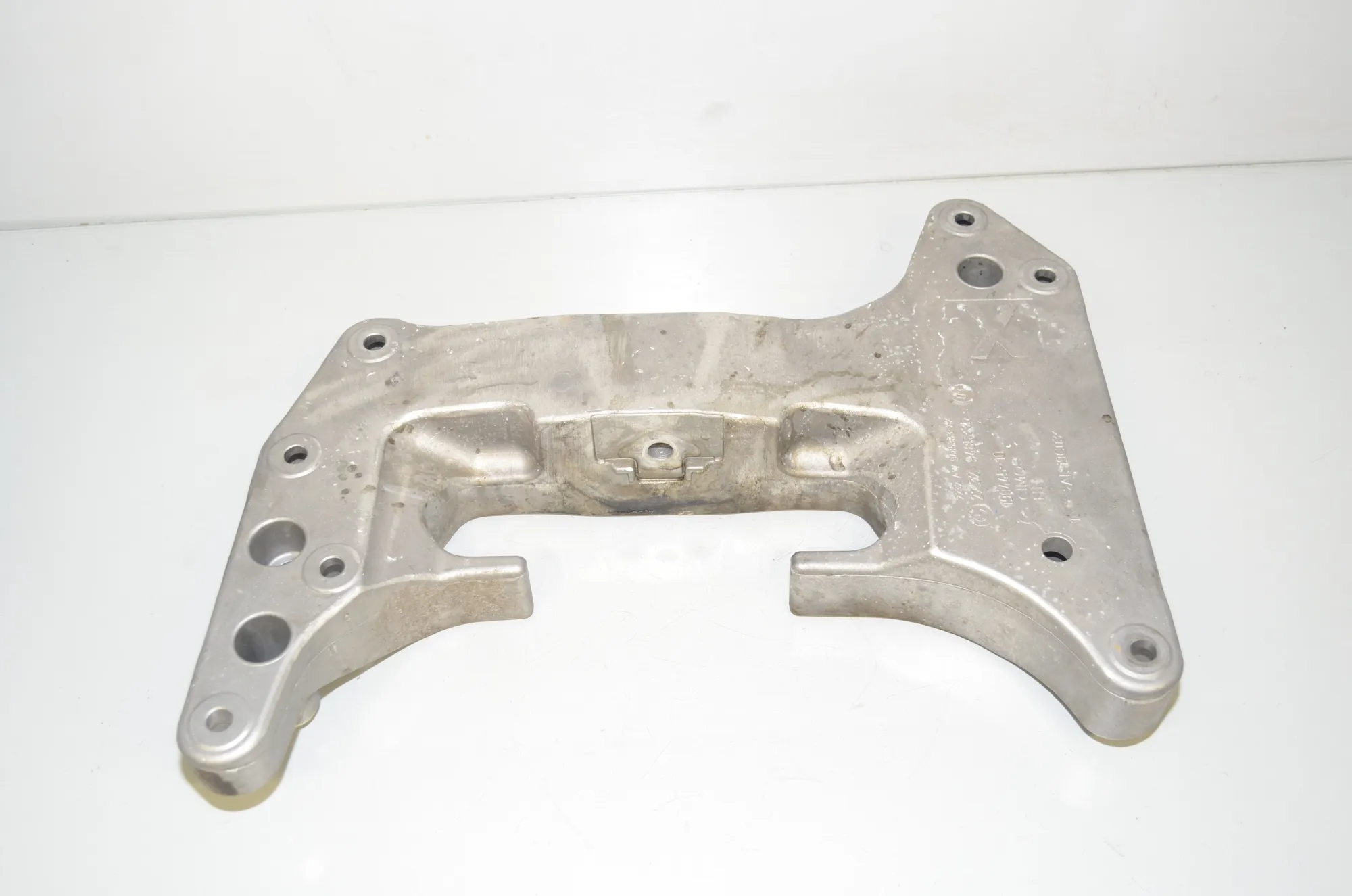 Gearbox Support Mount Bracket – OEM 9485335 · BMW 3 (G20, G28) (2018 - -) 330 e Plug-in-Hybrid 2021