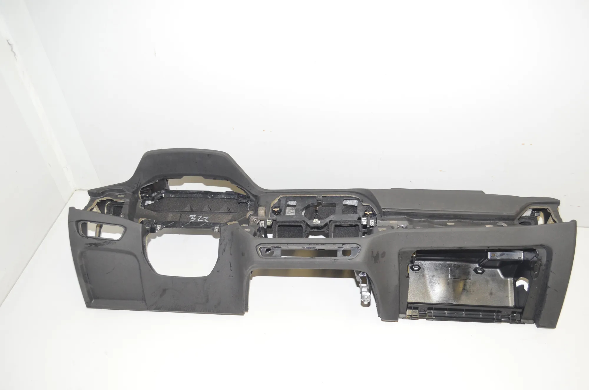Dashboard – OEM 6847590 · BMW 3 (G20, G28) (2018 - -) 330 e Plug-in-Hybrid 2021