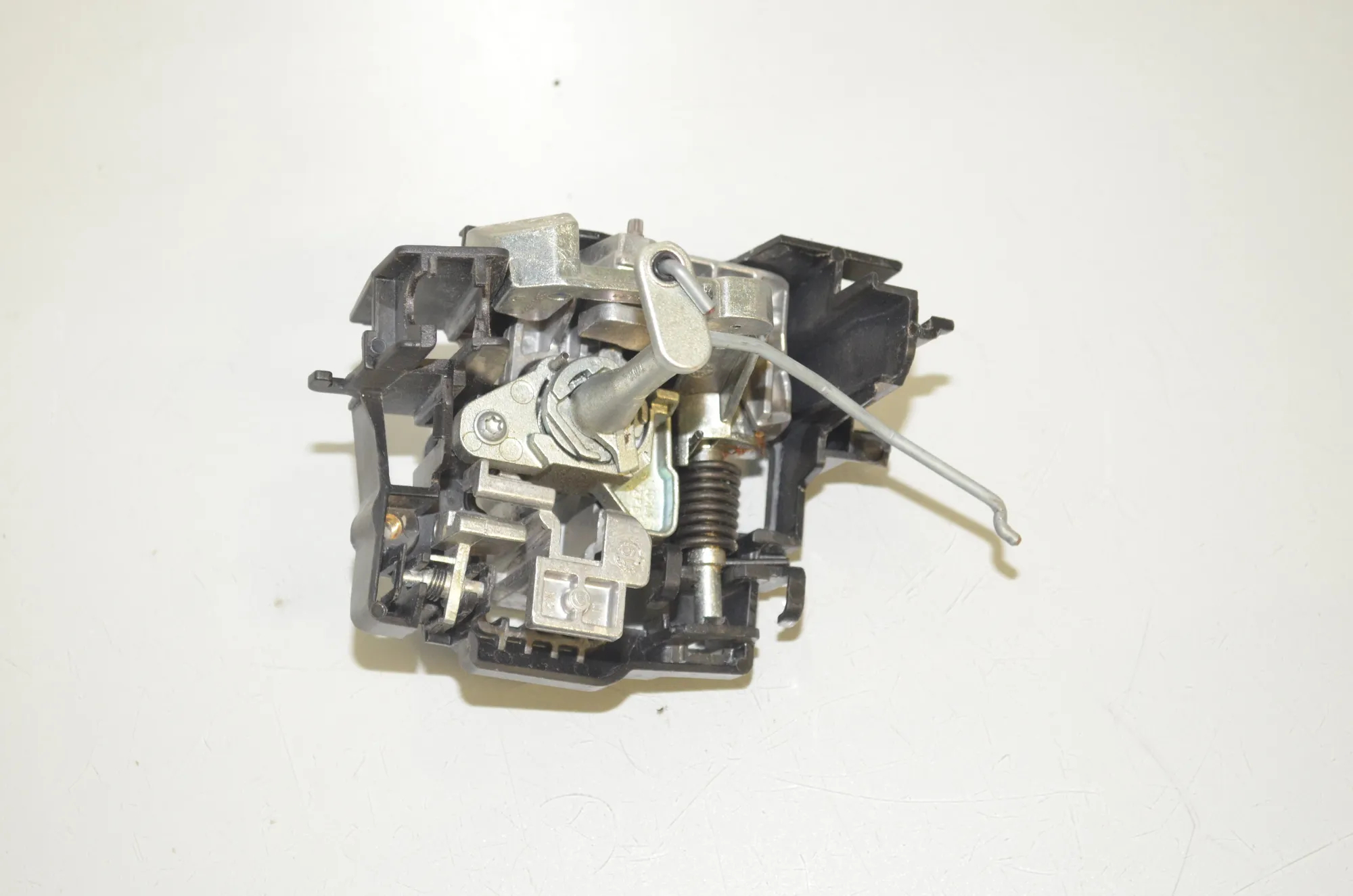 Front Left Door Interior Handle Frame – OEM 7290863 · BMW i3 (I01) Electric 2019 – 2