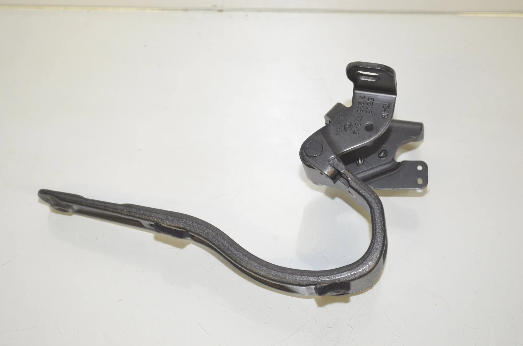 Left Side Bootlid Hinge – OEM 7296773 · BMW i3 (I01) Electric 2019 – 2