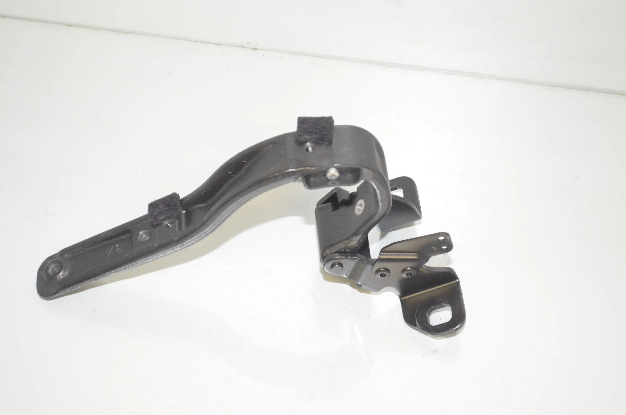 Left Side Bootlid Hinge – OEM 7296773 · BMW i3 (I01) Electric 2019 – 3