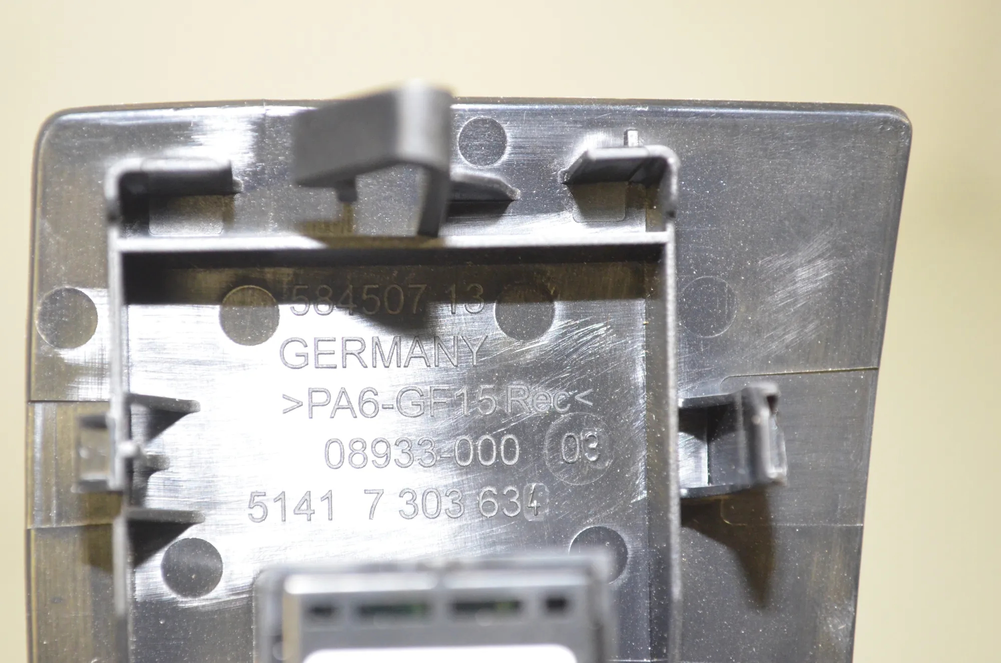 Front Right Door Window Switch – OEM 7303634 · BMW i3 (I01) Electric 2019 – 4