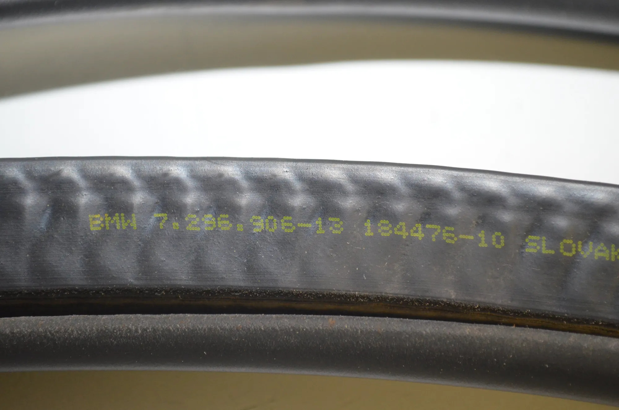 Tailgate Rubber Seal – OEM 7296906 · BMW i3 (I01) Electric 2019 – 4