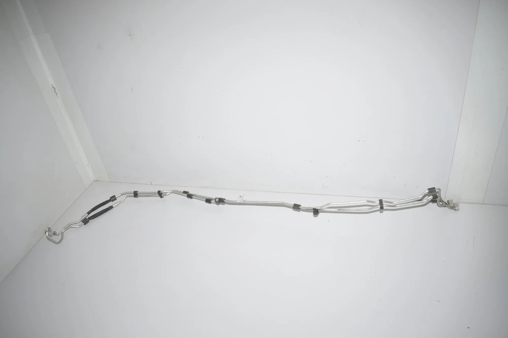Pipe Hose – OEM 9395454 · BMW 3 (G20, G28) (2018 - -) 330 e Plug-in-Hybrid 2021 – 2
