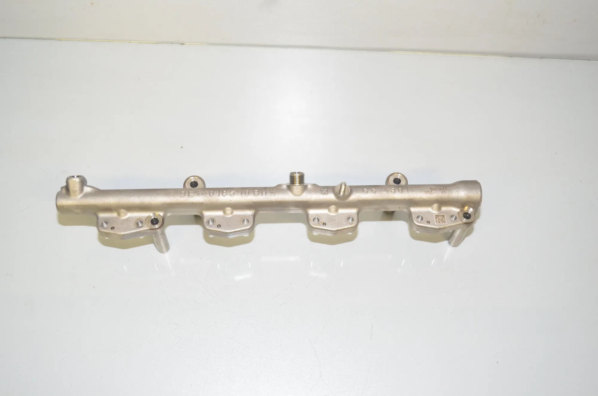Fuel Rail – OEM 8665633 · BMW X1 (F48) xDrive 20 i 2019 – 3