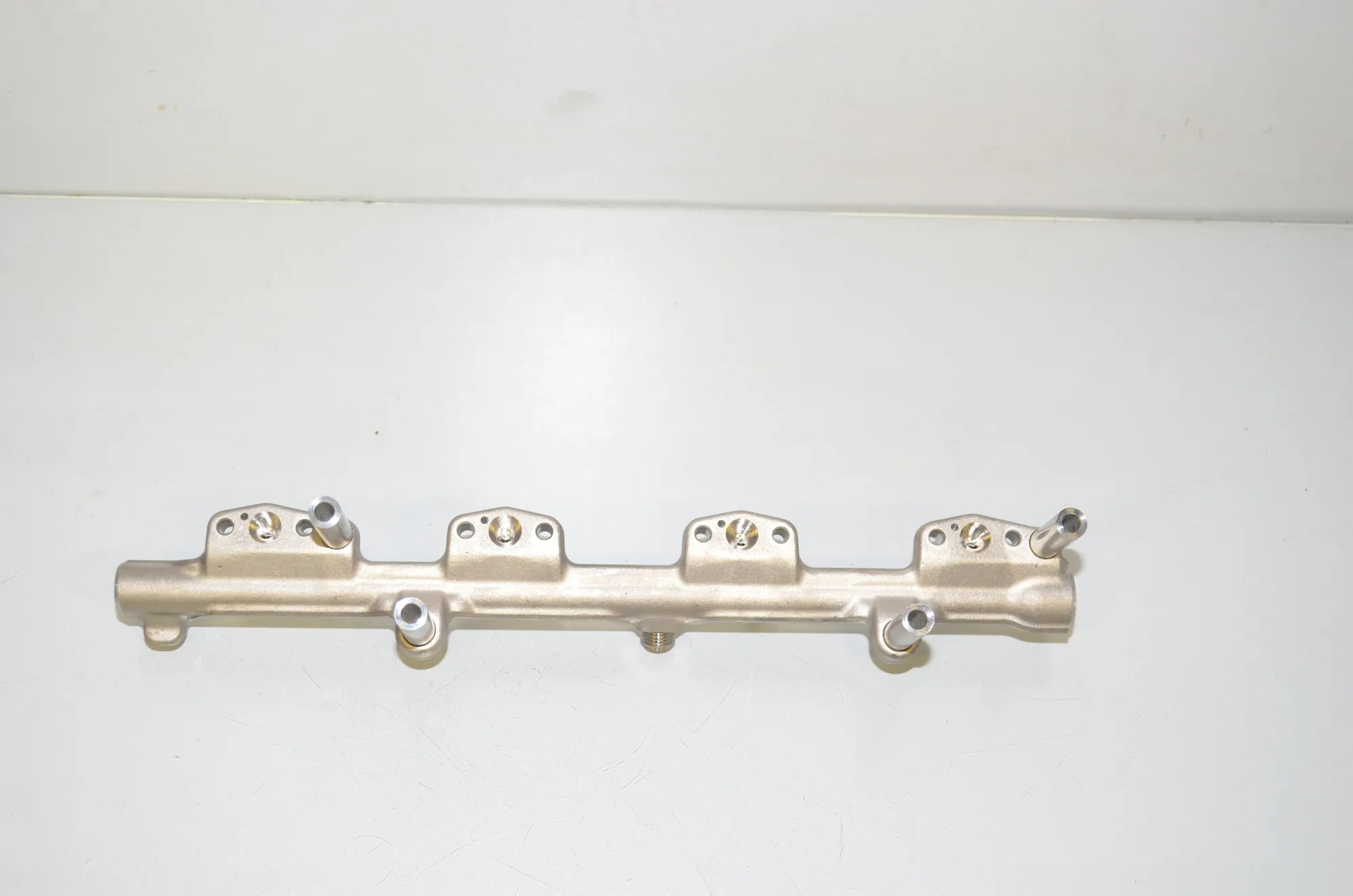 Fuel Rail – OEM 8665633 · BMW X1 (F48) xDrive 20 i 2019 – 2