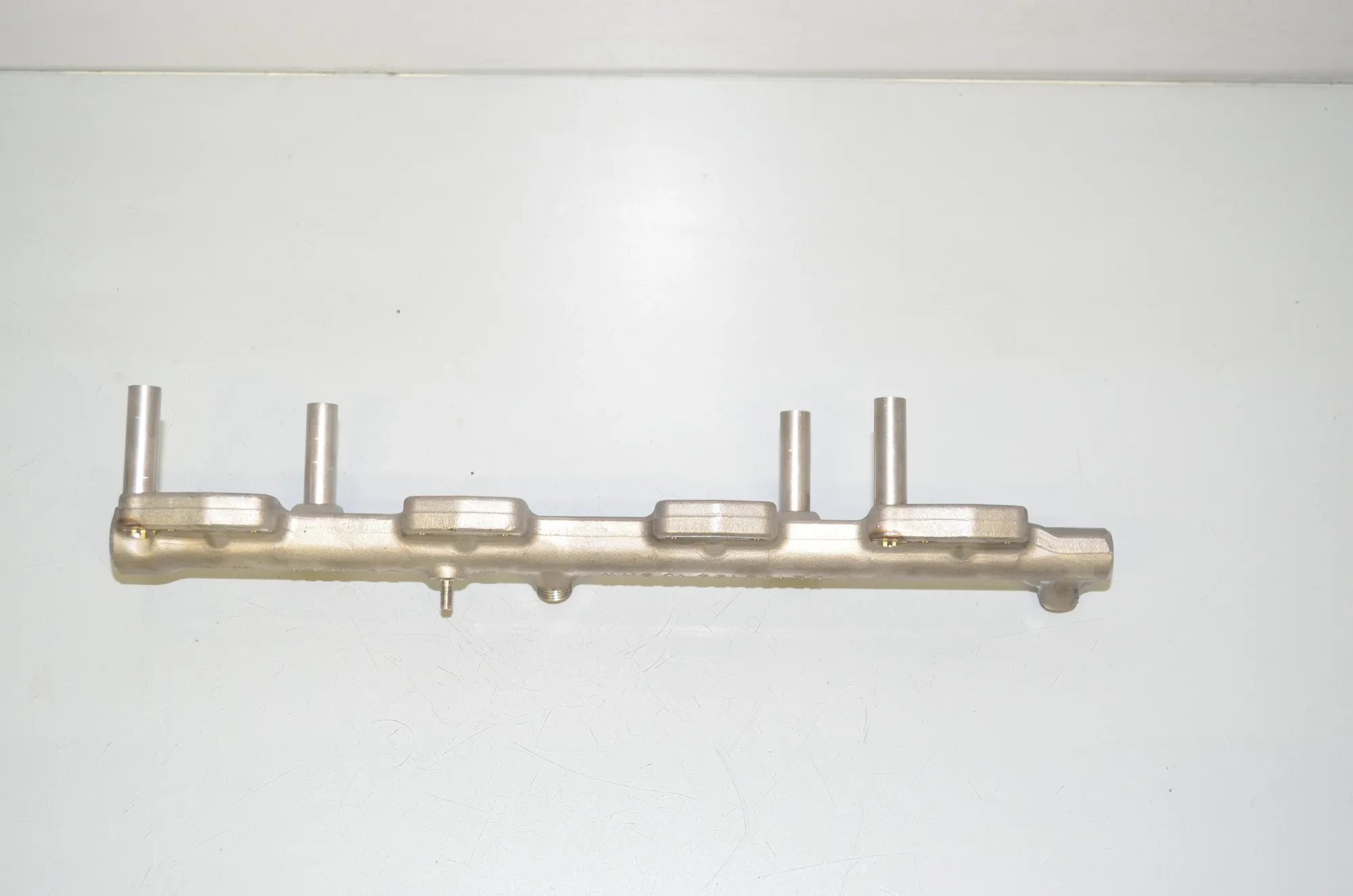 Fuel Rail – OEM 8665633 · BMW X1 (F48) xDrive 20 i 2019