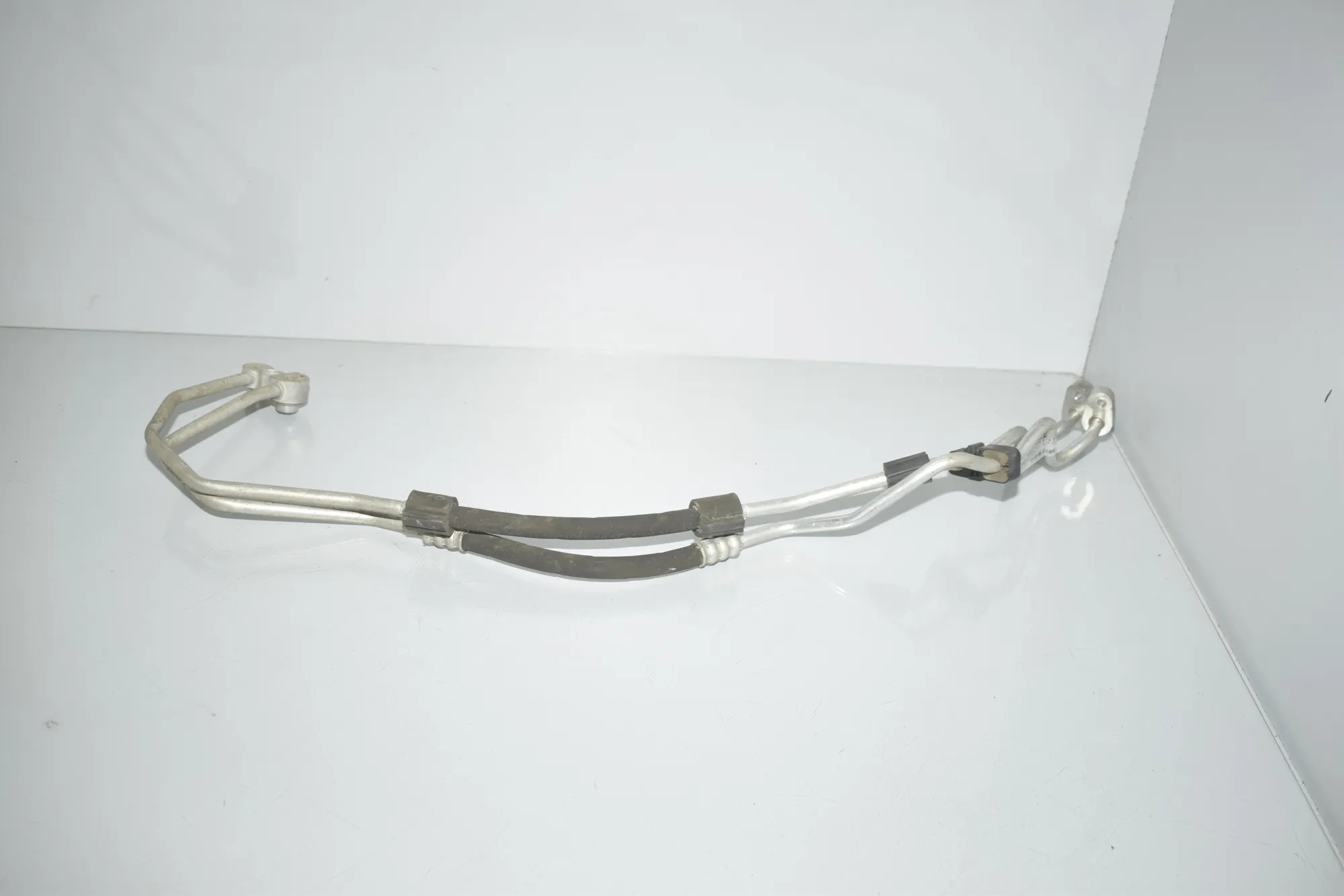 A/C Air Con Hose Pipe – OEM 9395473 · BMW 3 (G20, G28) (2018 - -) 330 e Plug-in-Hybrid 2021 – 4