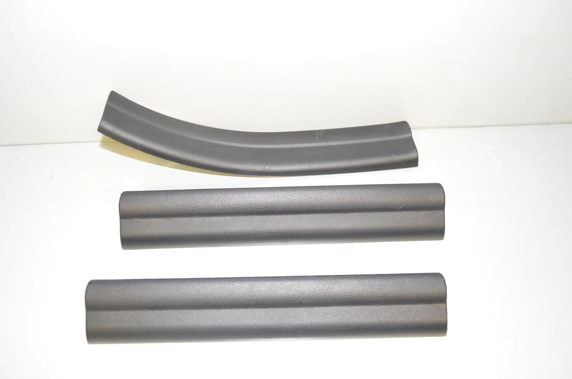 Threshold Trim – OEM 7326833 · BMW X1 (F48) xDrive 20 i 2019 – 2