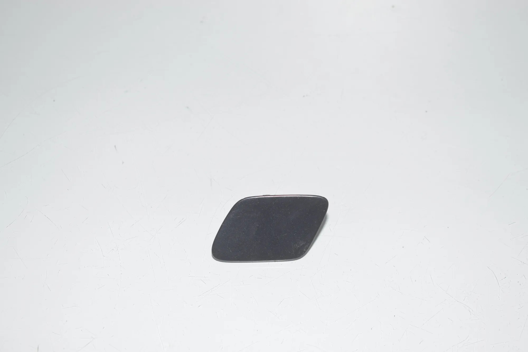 Rear Bumper Tow Eye Cover – OEM 8050697 · BMW X5 (E70) xDrive 40 d 2010