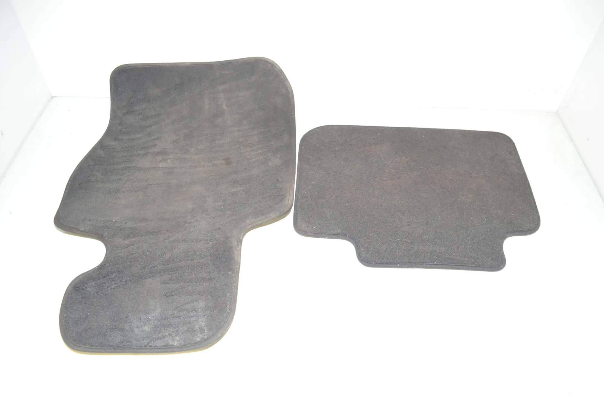 Floor Mat Set – OEM 7408918 · BMW X1 (F48) xDrive 20 i 2019 – 2