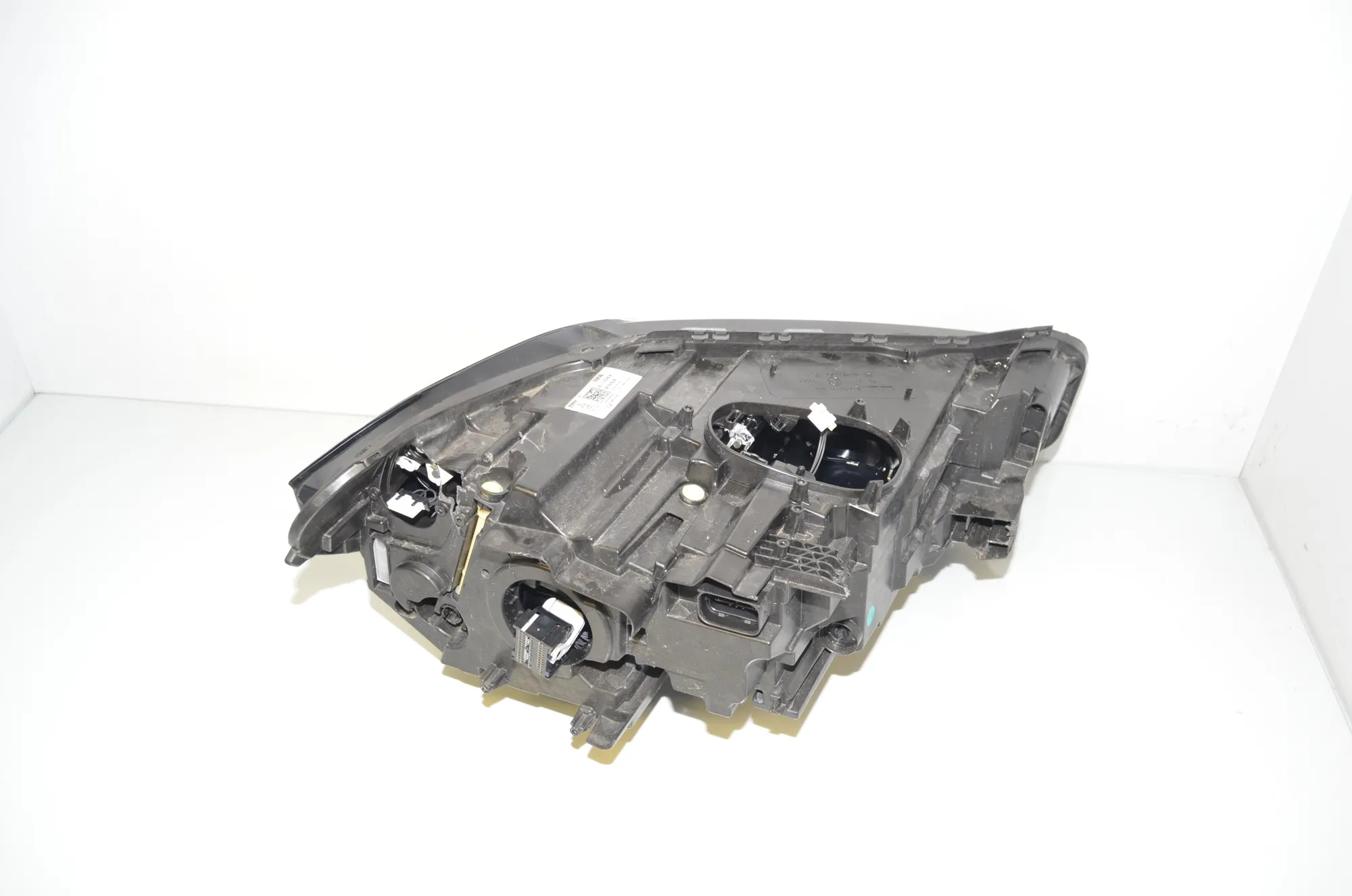 Front Left Headlight – OEM 7472249 · BMW X1 (F48) xDrive 20 i 2019 – 2