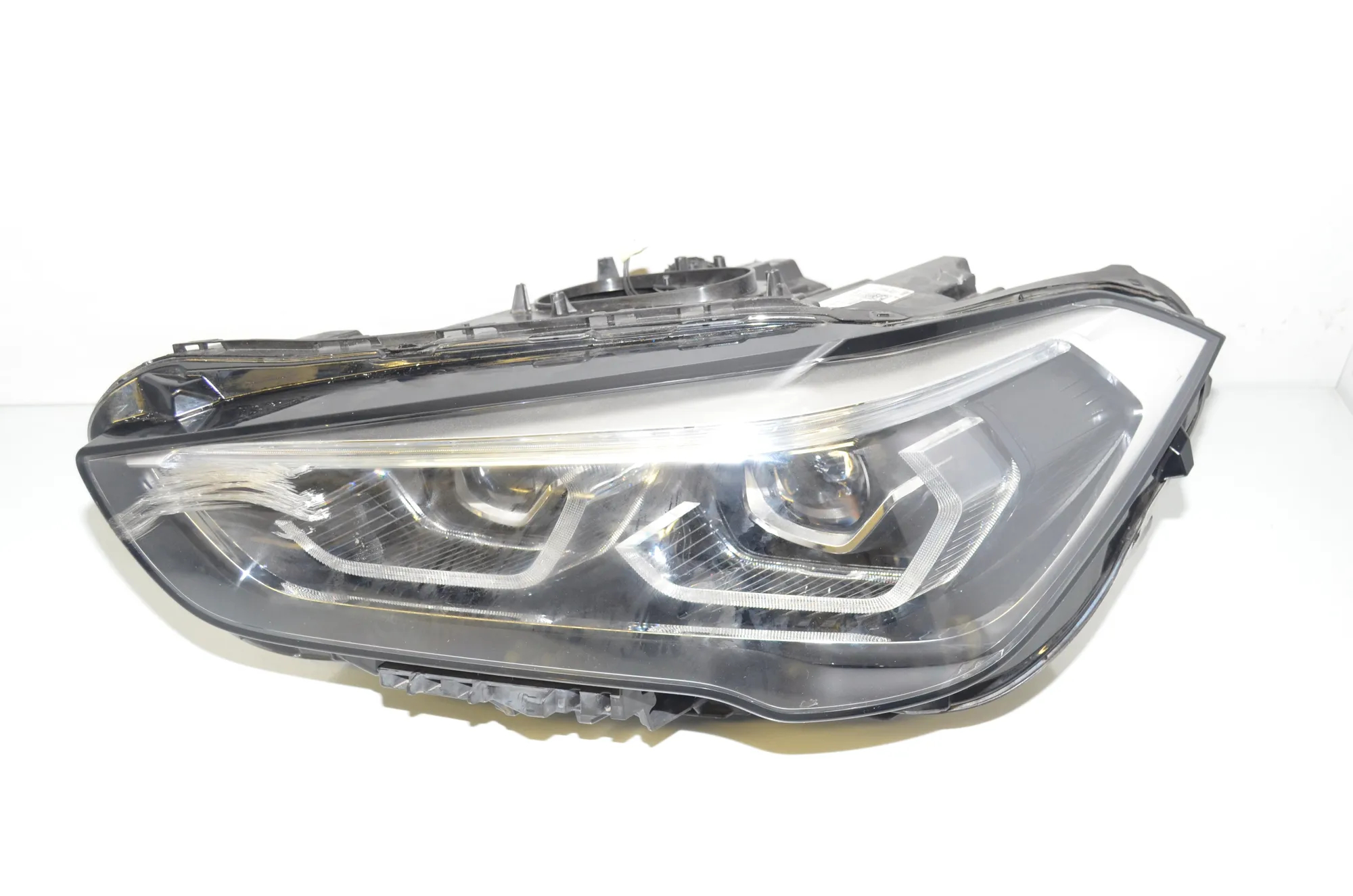 Front Left Headlight – OEM 7472249 · BMW X1 (F48) xDrive 20 i 2019