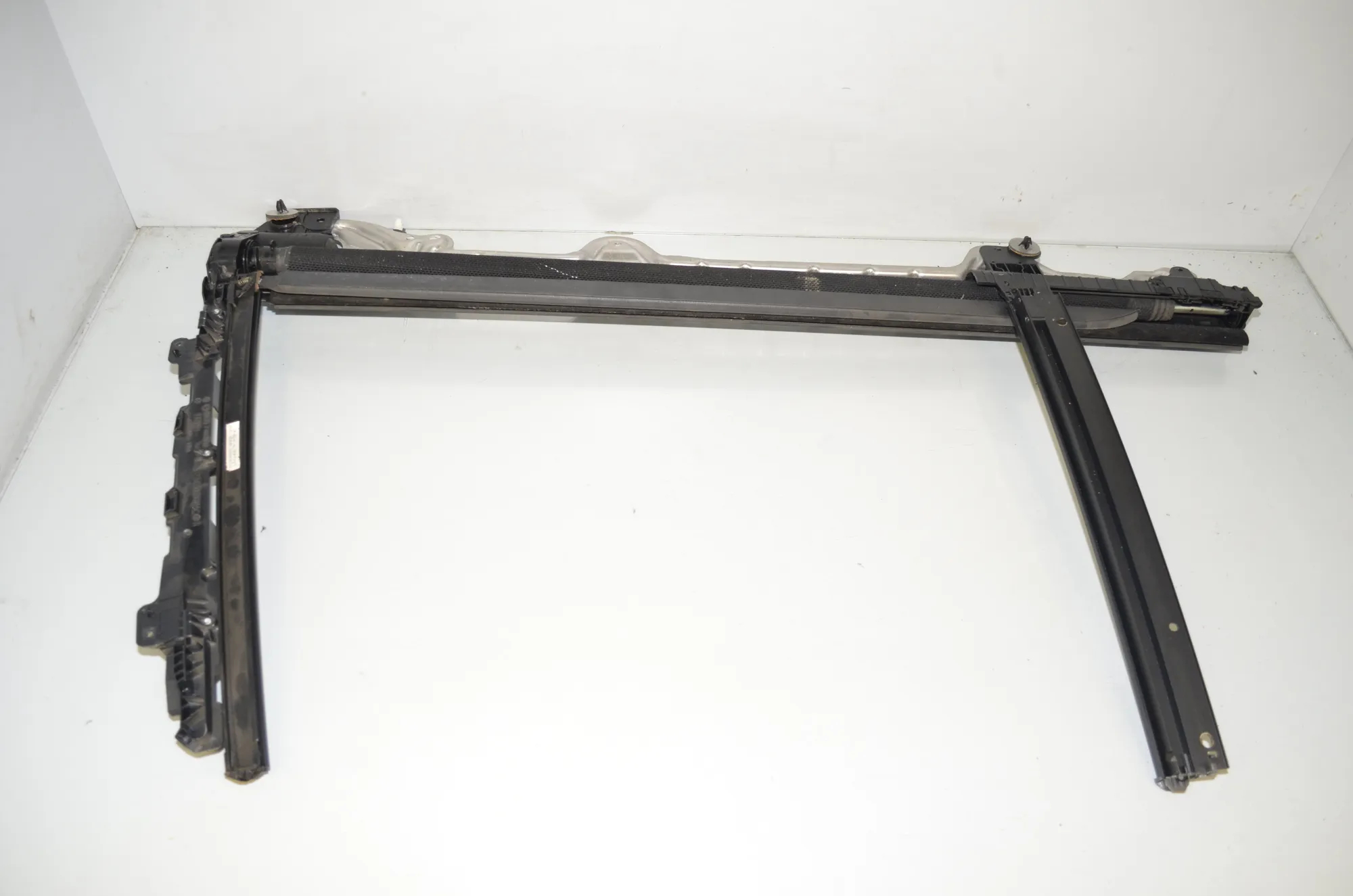 Rear Right Door Sun Blind Roller – OEM 7460478 · BMW X7 (G07) (2019 - -) xDrive 30 d 2019