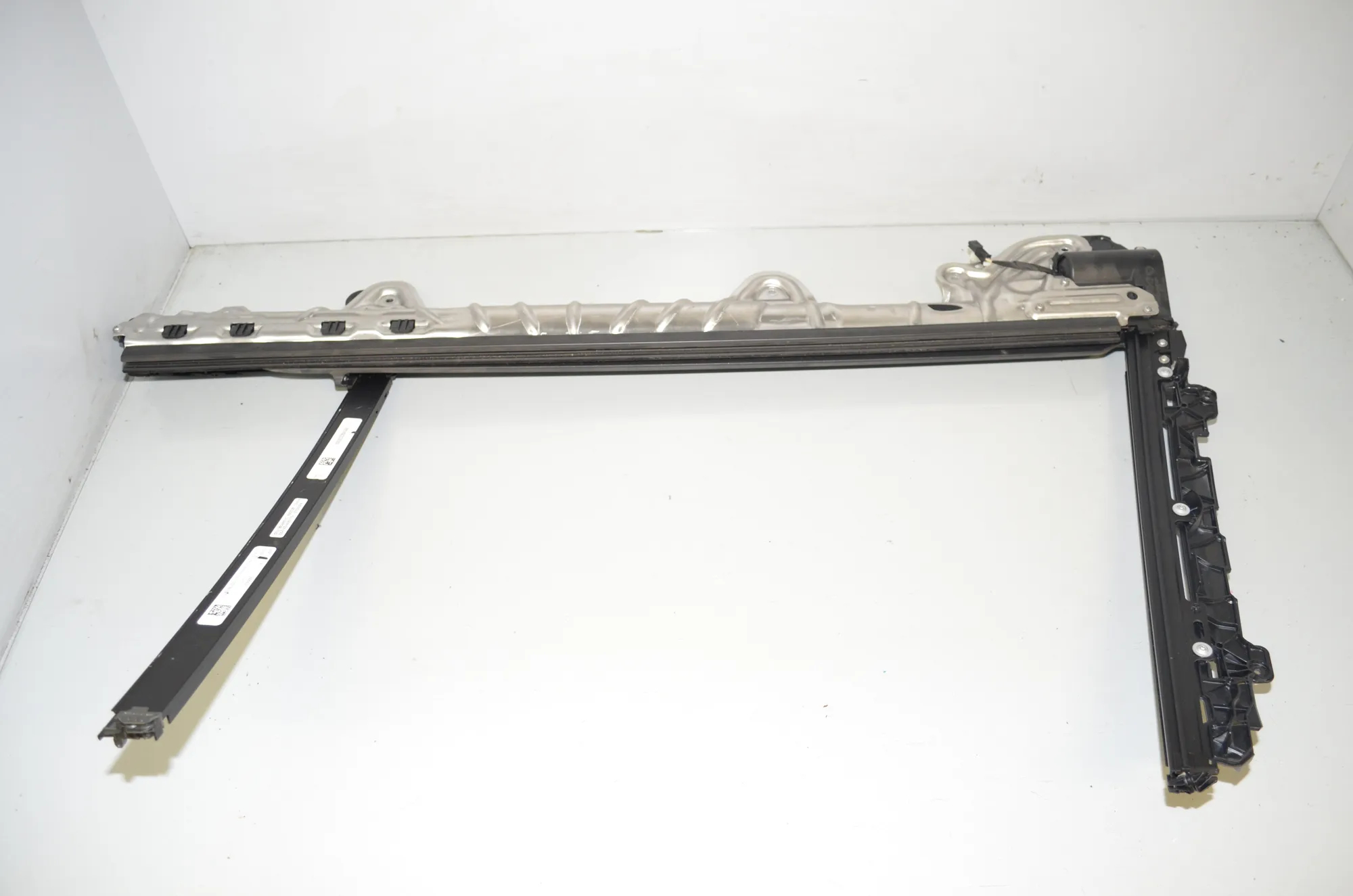 Rear Right Door Sun Blind Roller – OEM 7460478 · BMW X7 (G07) (2019 - -) xDrive 30 d 2019 – 3