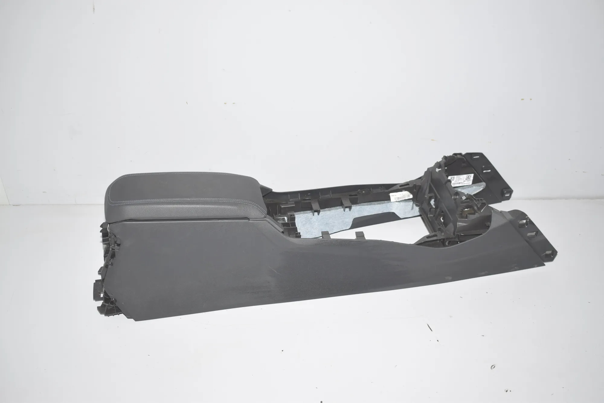 Center Console – OEM 9460091 · BMW 1 (F40) (2019 - -) (F40)118d 2020