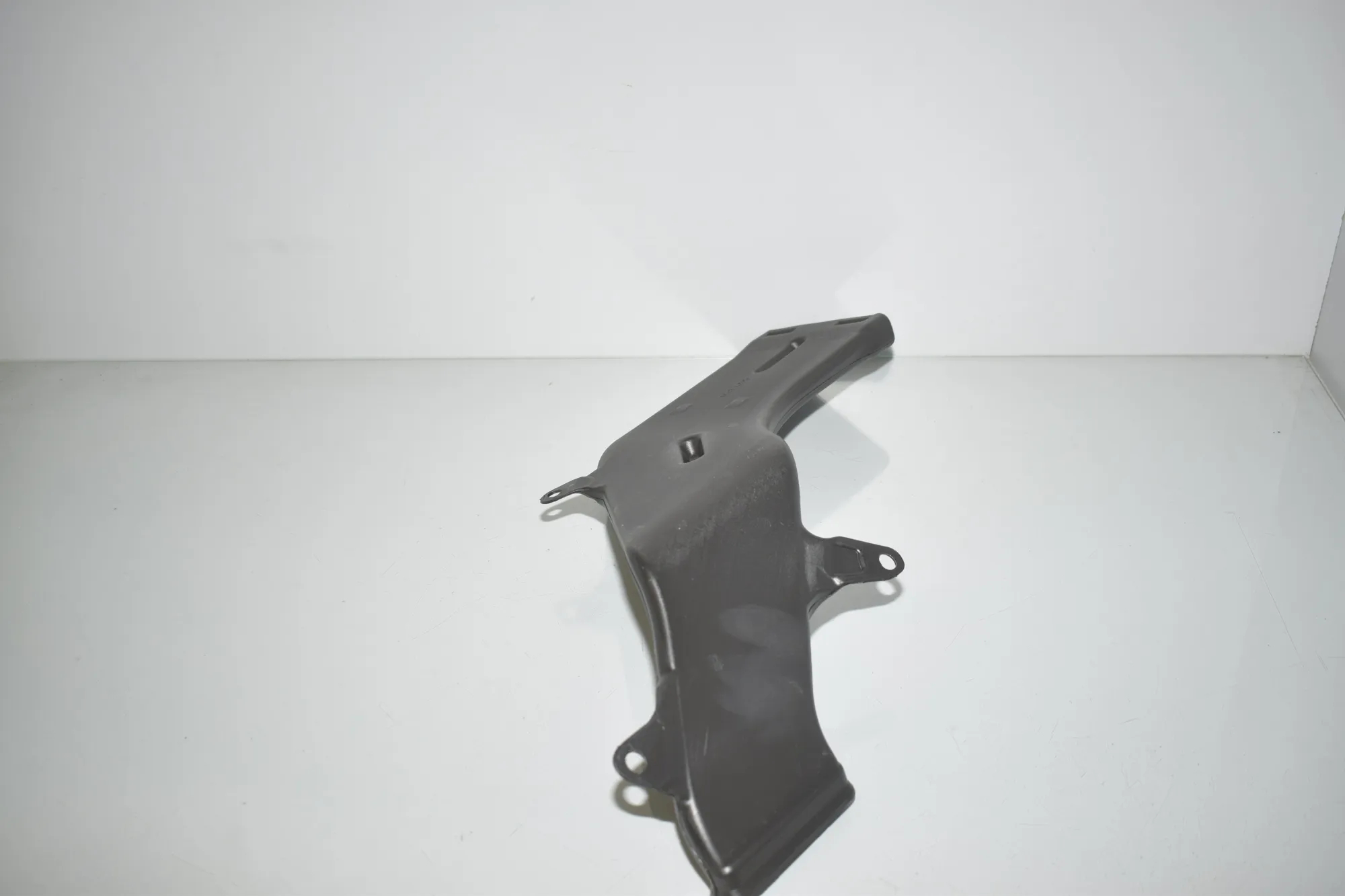 Interior Air Duct Channel – OEM 7307881 · BMW 1 (F40) (2019 - -) (F40)118d 2020 – 4