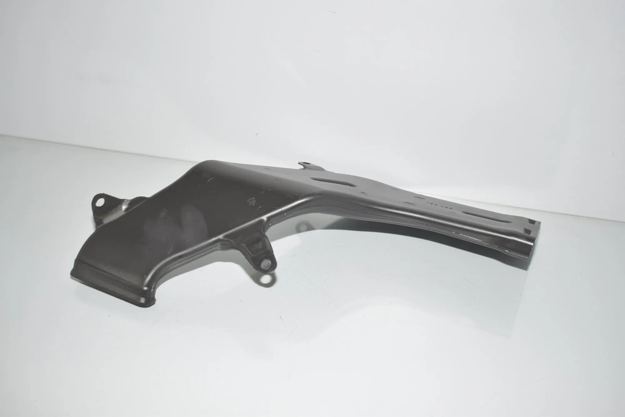 Interior Air Duct Channel – OEM 7307881 · BMW 1 (F40) (2019 - -) (F40)118d 2020 – 2
