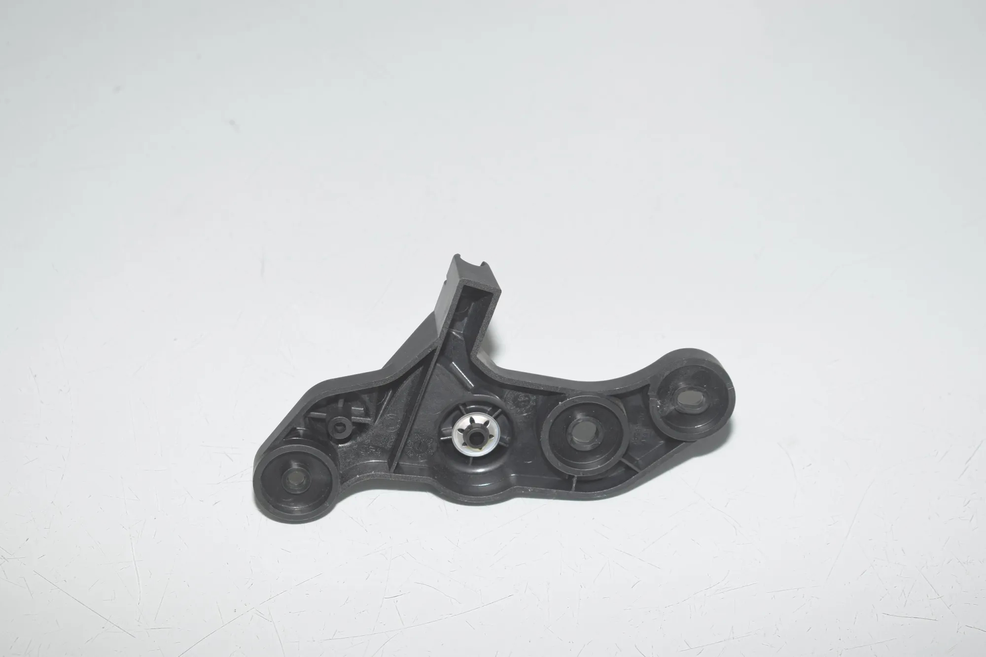 Bonnet Release Handle – OEM 7326517 · BMW 1 (F40) (2019 - -) (F40)118d 2020 – 3