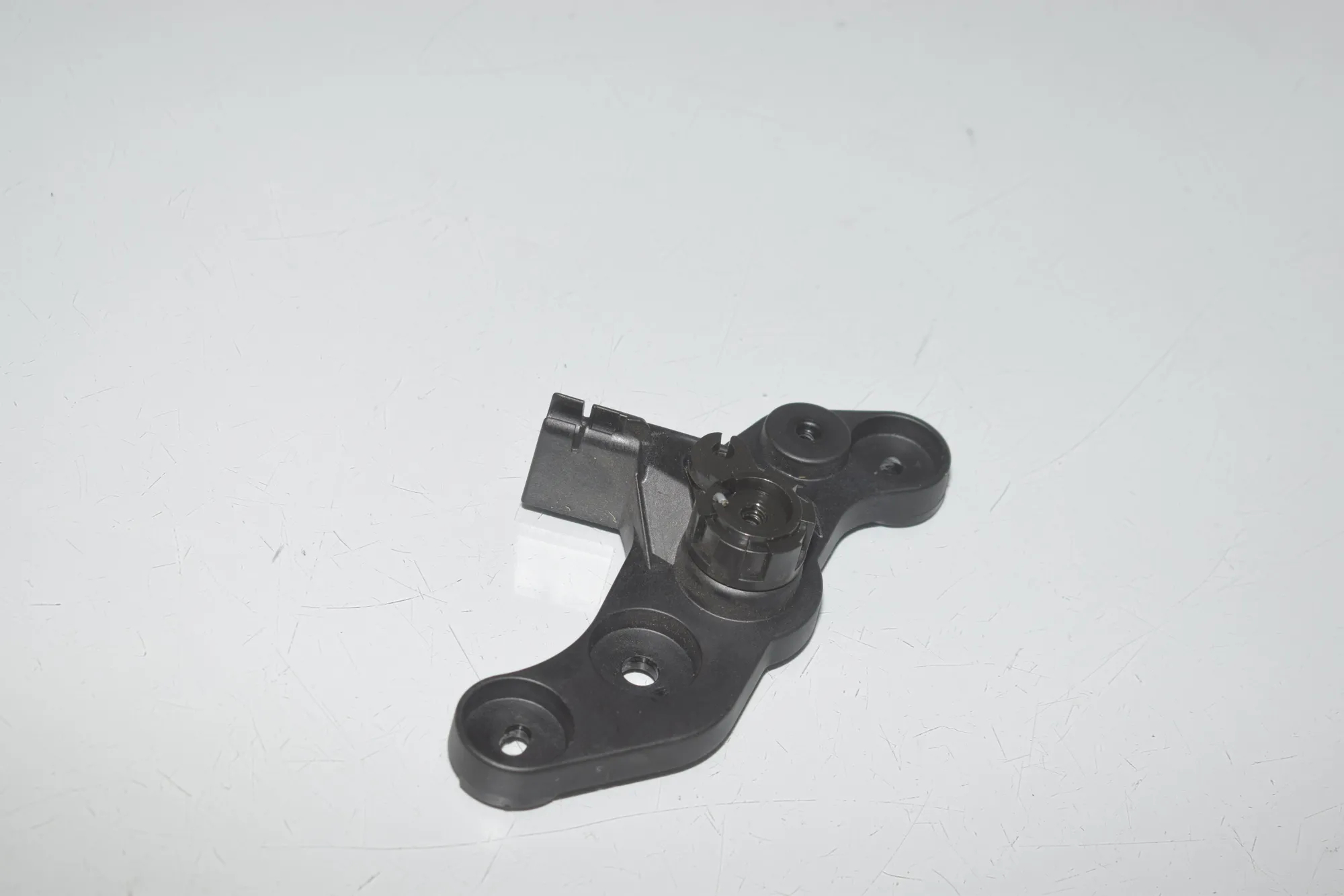Bonnet Release Handle – OEM 7326517 · BMW 1 (F40) (2019 - -) (F40)118d 2020 – 4