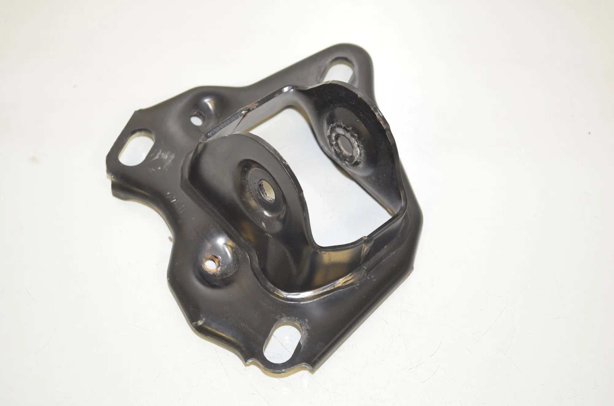 Bracket – OEM 6893563 · BMW 2 Gran Tourer (F46) 220 d xDrive 2020 – 2