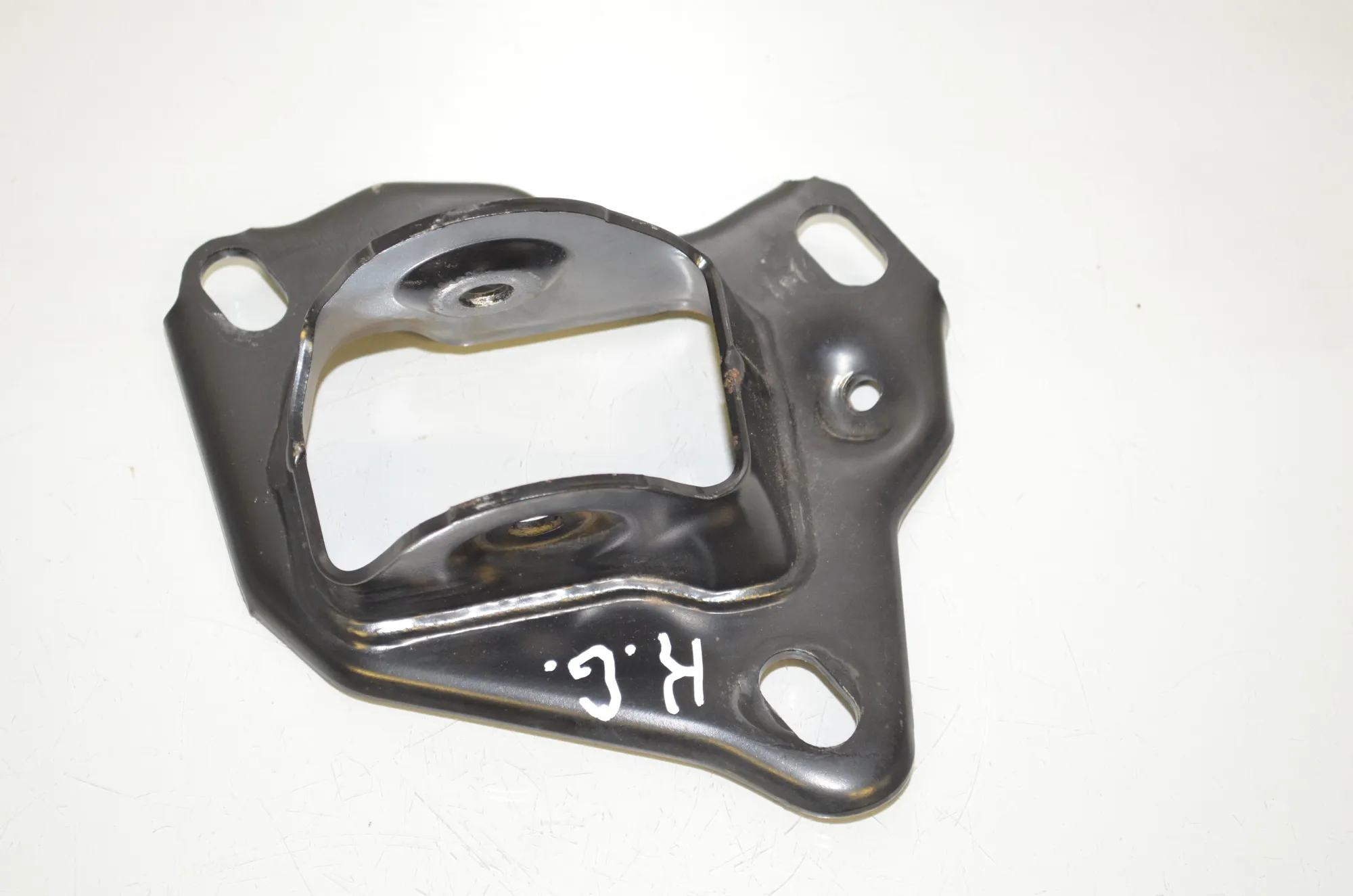 Bracket – OEM 6893563 · BMW 2 Gran Tourer (F46) 220 d xDrive 2020