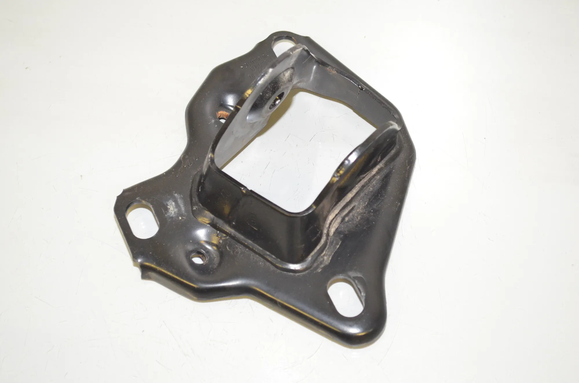Bracket – OEM 6851582 · BMW 2 Gran Tourer (F46) 220 d xDrive 2020 – 2