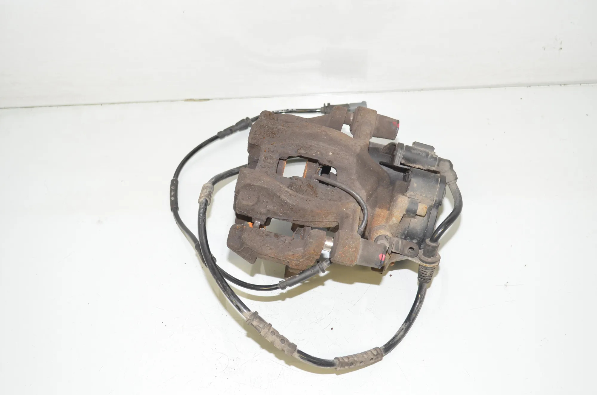 Rear Right Brake Caliper – OEM 34216860398 · BMW 2 Gran Tourer (F46) 220 d xDrive 2020