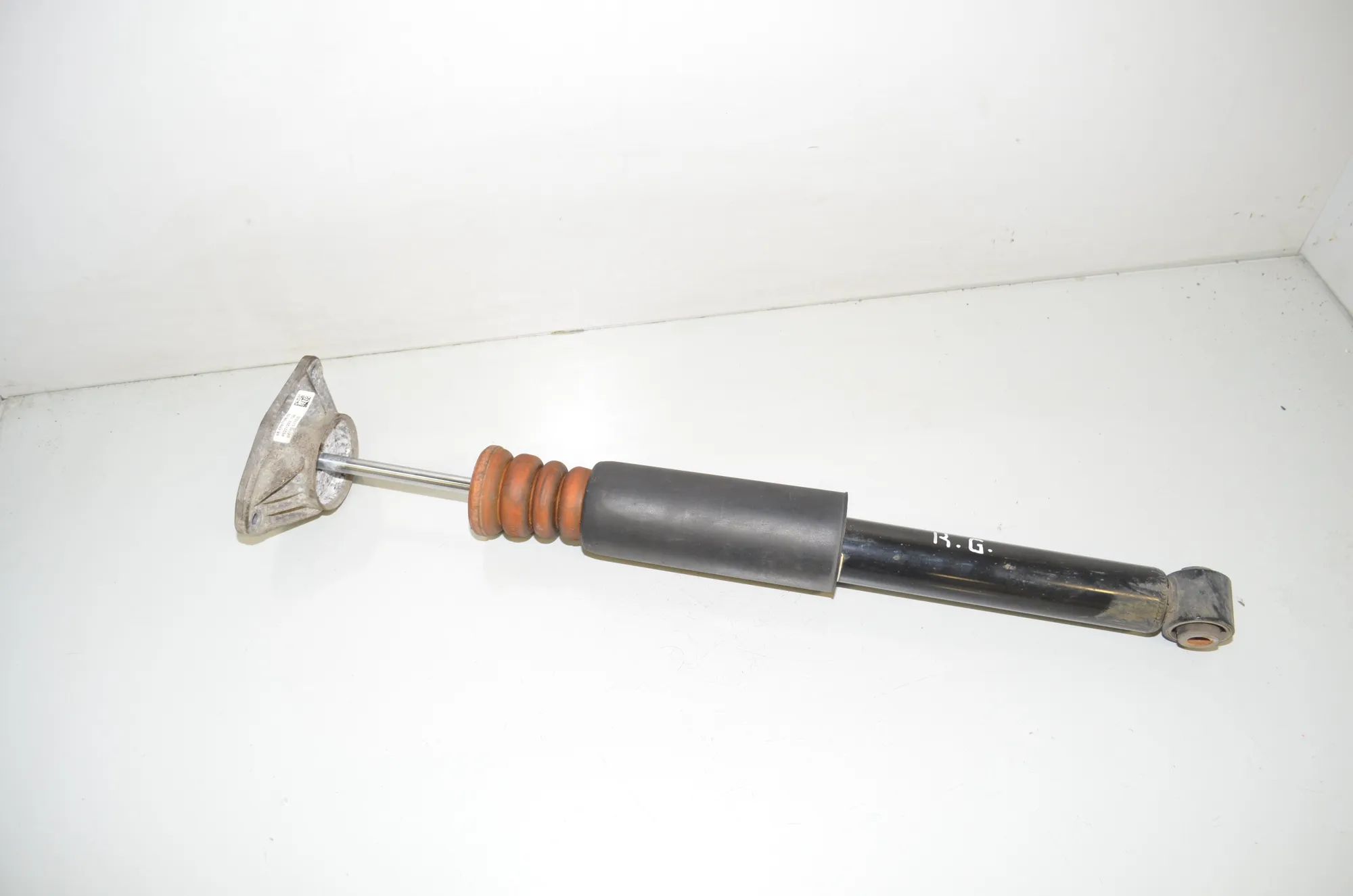 Rear Left Shock Absorber – OEM 6791706 · BMW 2 Gran Tourer (F46) 220 d xDrive 2020 – 3