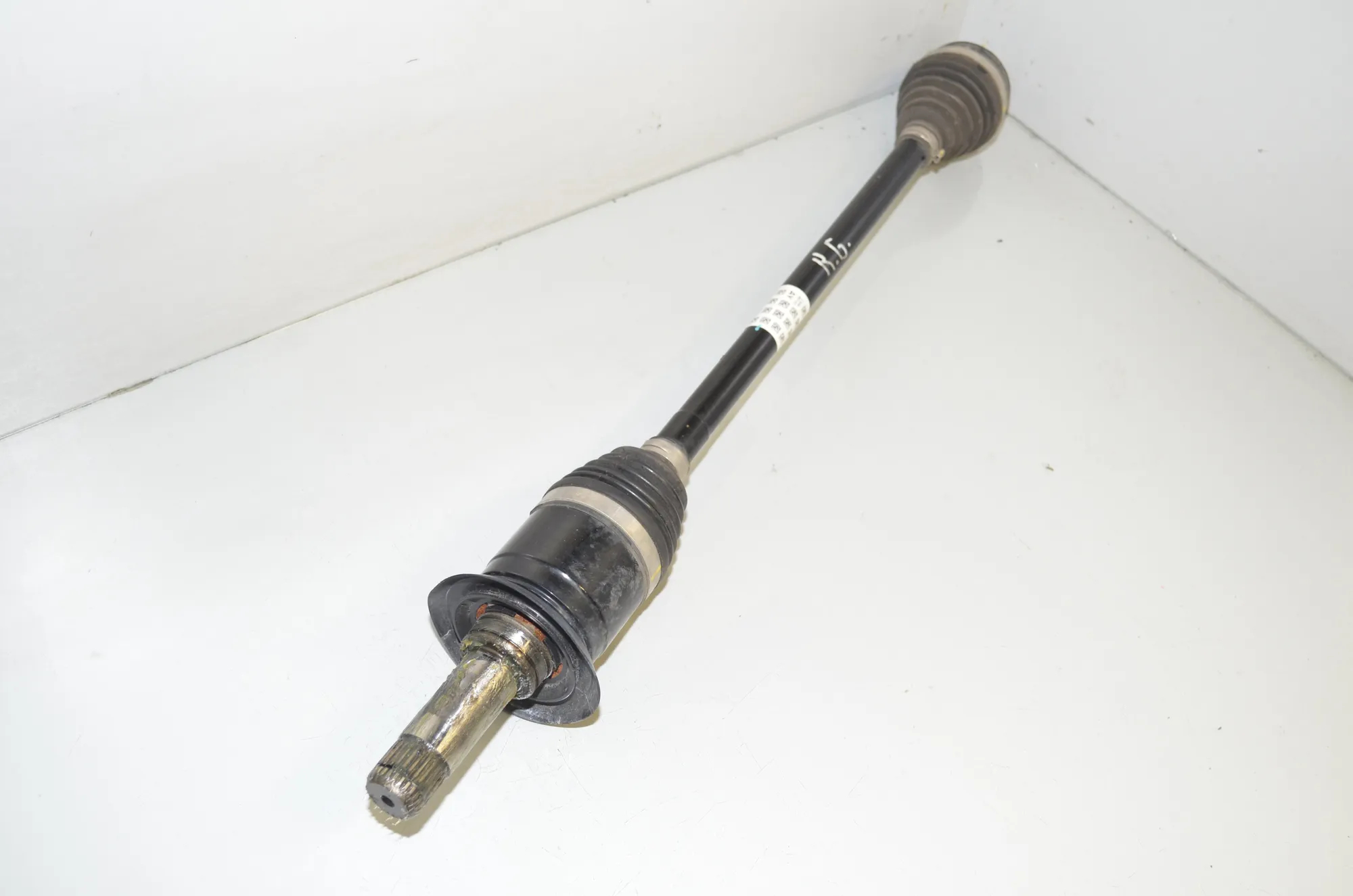 Rear Left Driveshaft – OEM 7646867 · BMW 2 Gran Tourer (F46) 220 d xDrive 2020 – 2