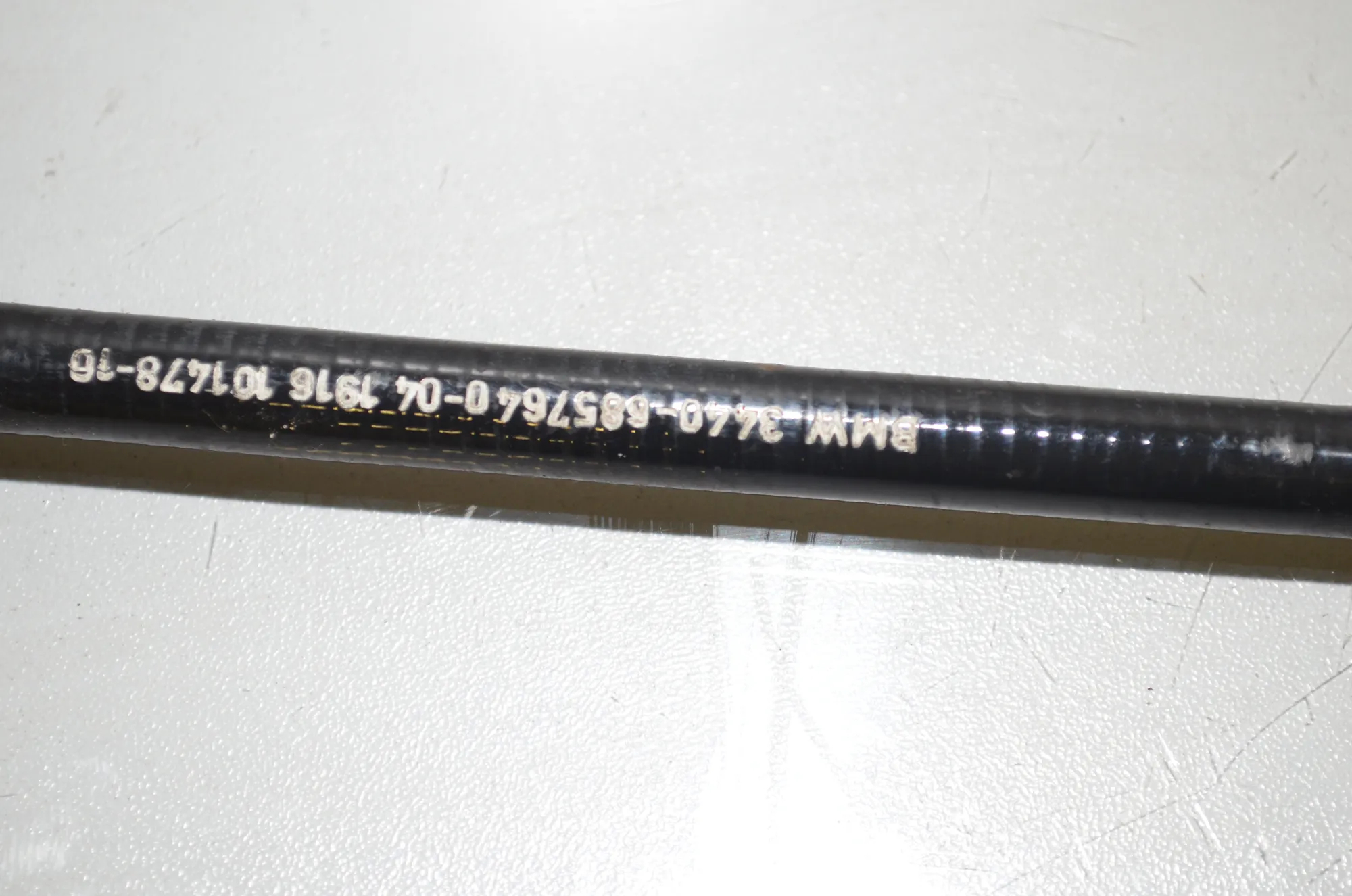 Handbrake Cable – OEM 6857640 · BMW 3 Touring (F31) 335 d xDrive 2016 – 4