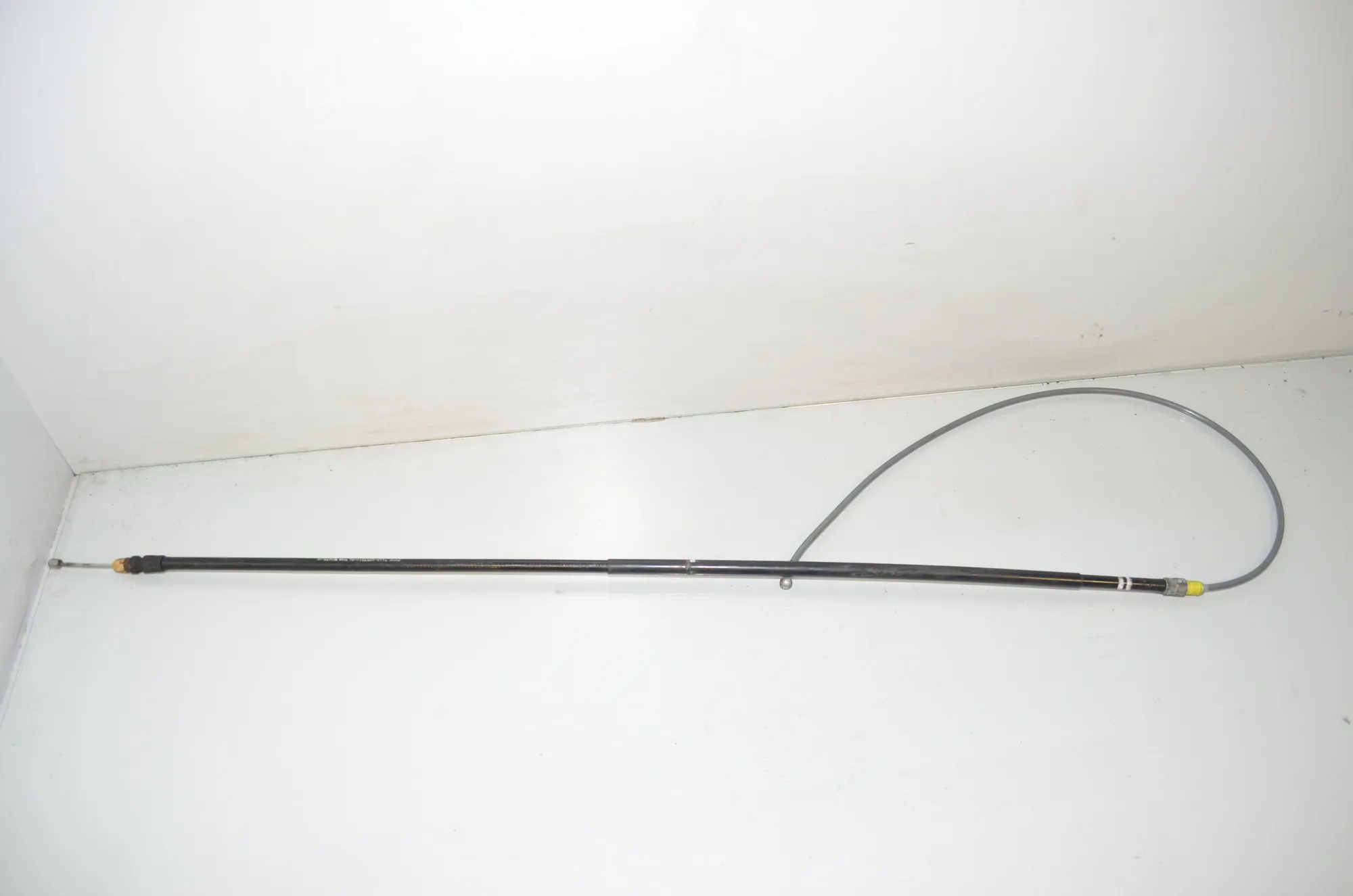 Handbrake Cable – OEM 6857640 · BMW 3 Touring (F31) 335 d xDrive 2016 – 3