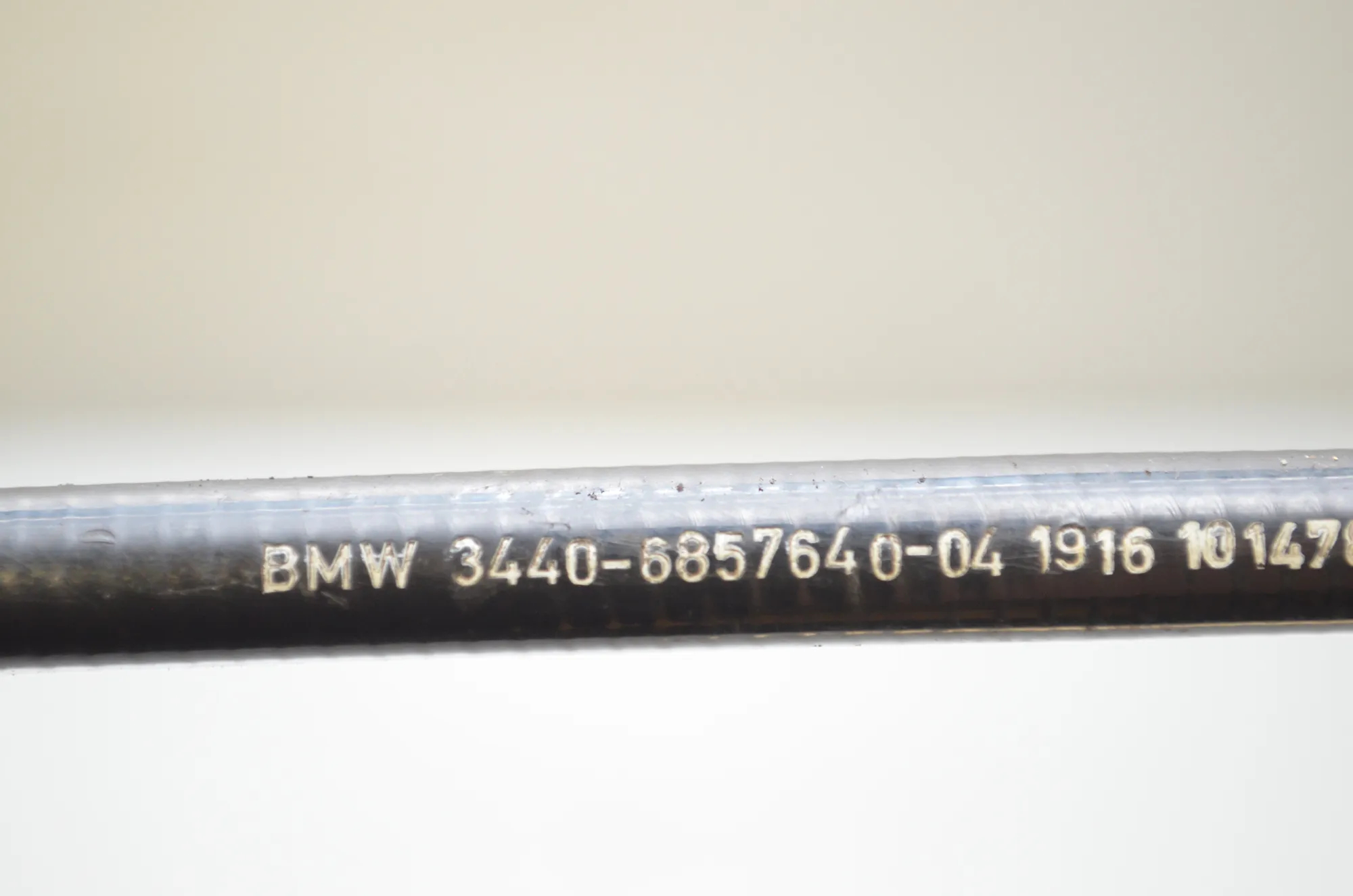 Handbrake Cable – OEM 6857640 · BMW 3 Touring (F31) 335 d xDrive 2016 – 4