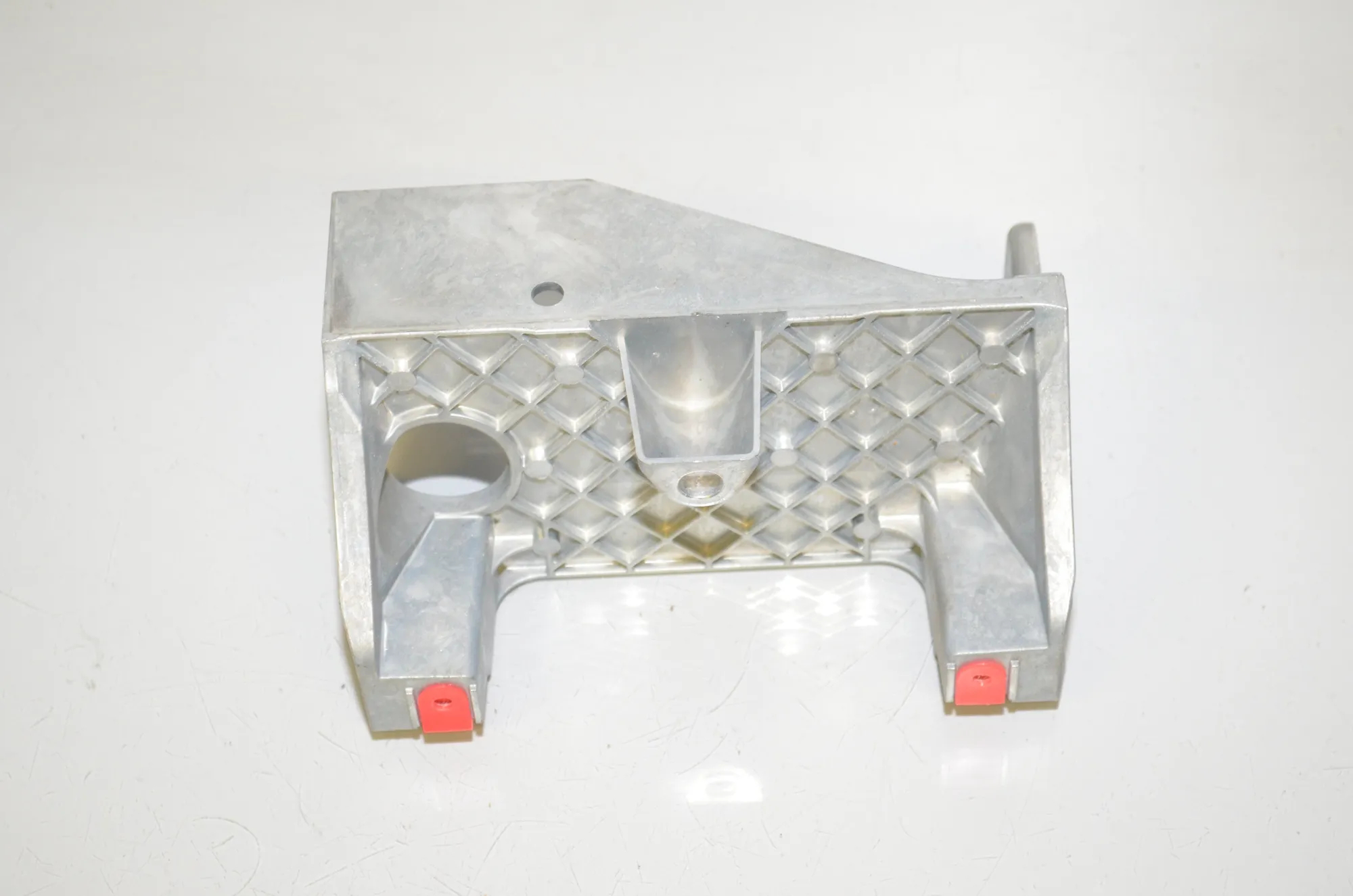 Bracket – OEM 6823583 · BMW 1 (F40) (2019 - -) (F40)118d 2020 – 3