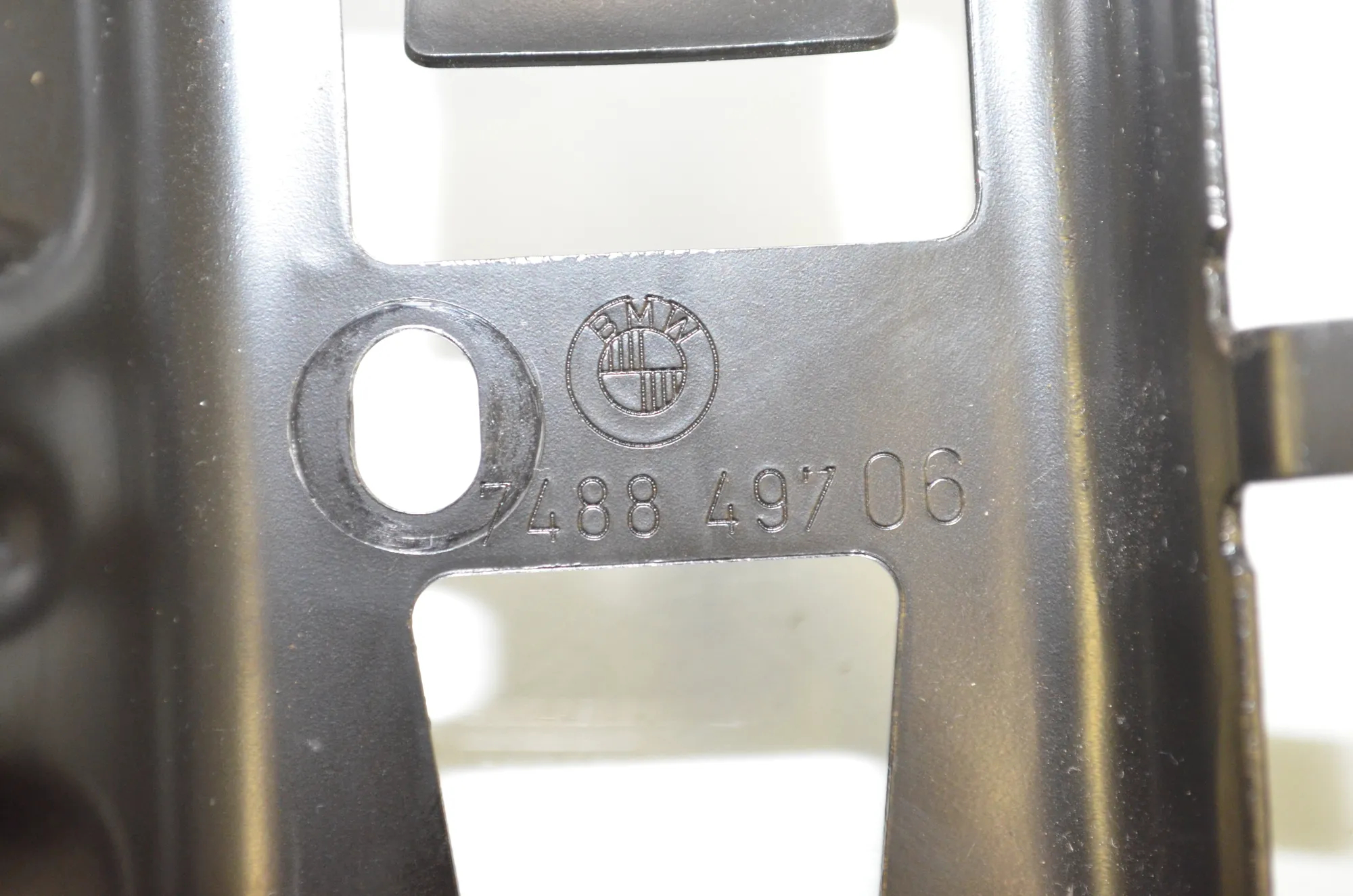 Bracket – OEM 7488497 · BMW 1 (F40) (2019 - -) (F40)118d 2020 – 4