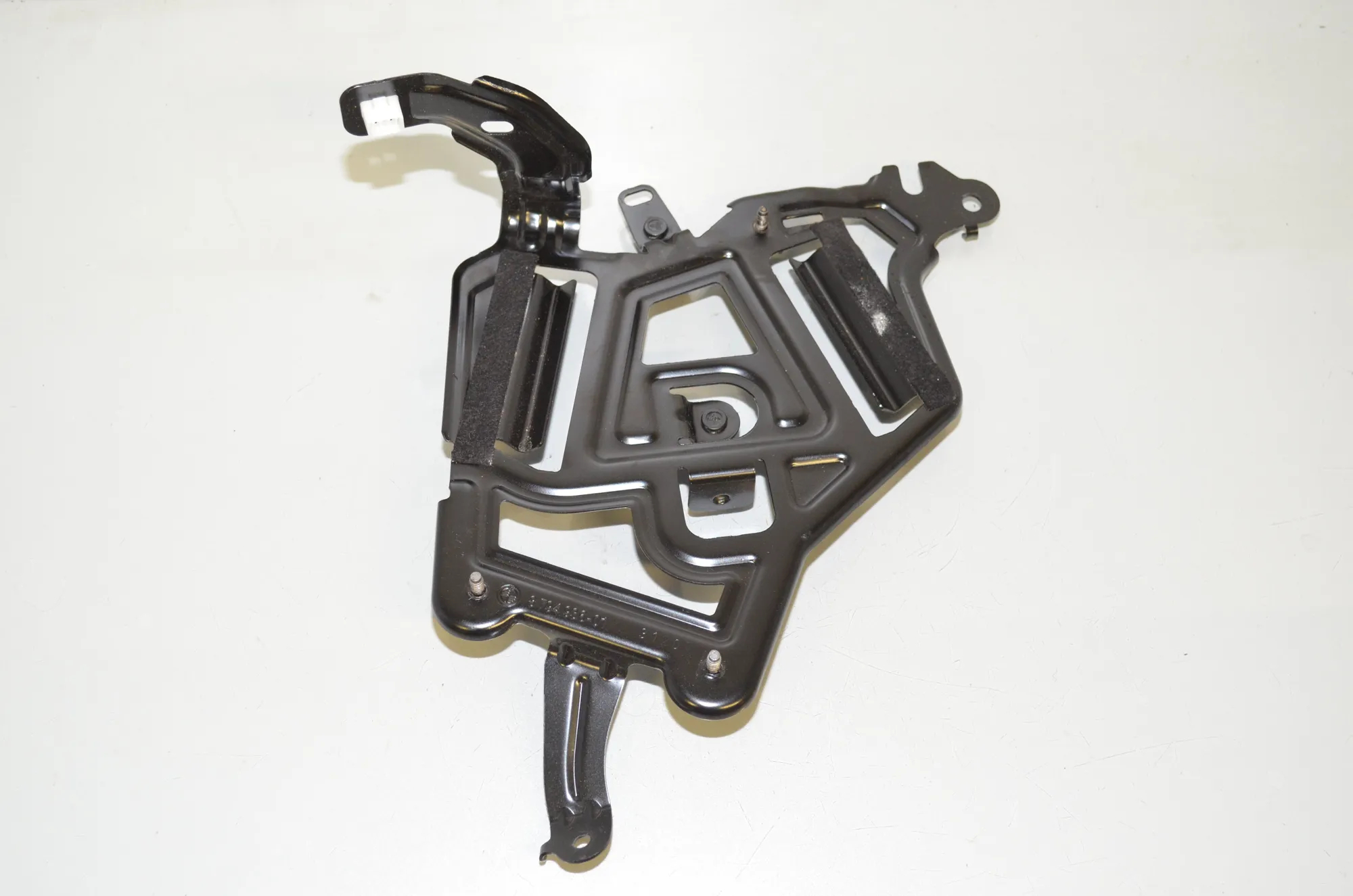 Bracket – OEM 8794936 · BMW 1 (F40) (2019 - -) (F40)118d 2020