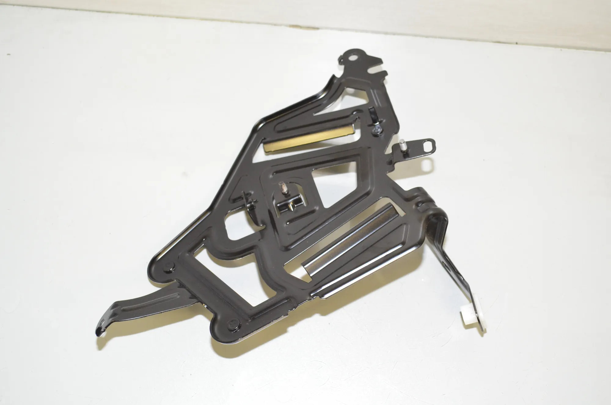 Bracket – OEM 8794936 · BMW 1 (F40) (2019 - -) (F40)118d 2020 – 3