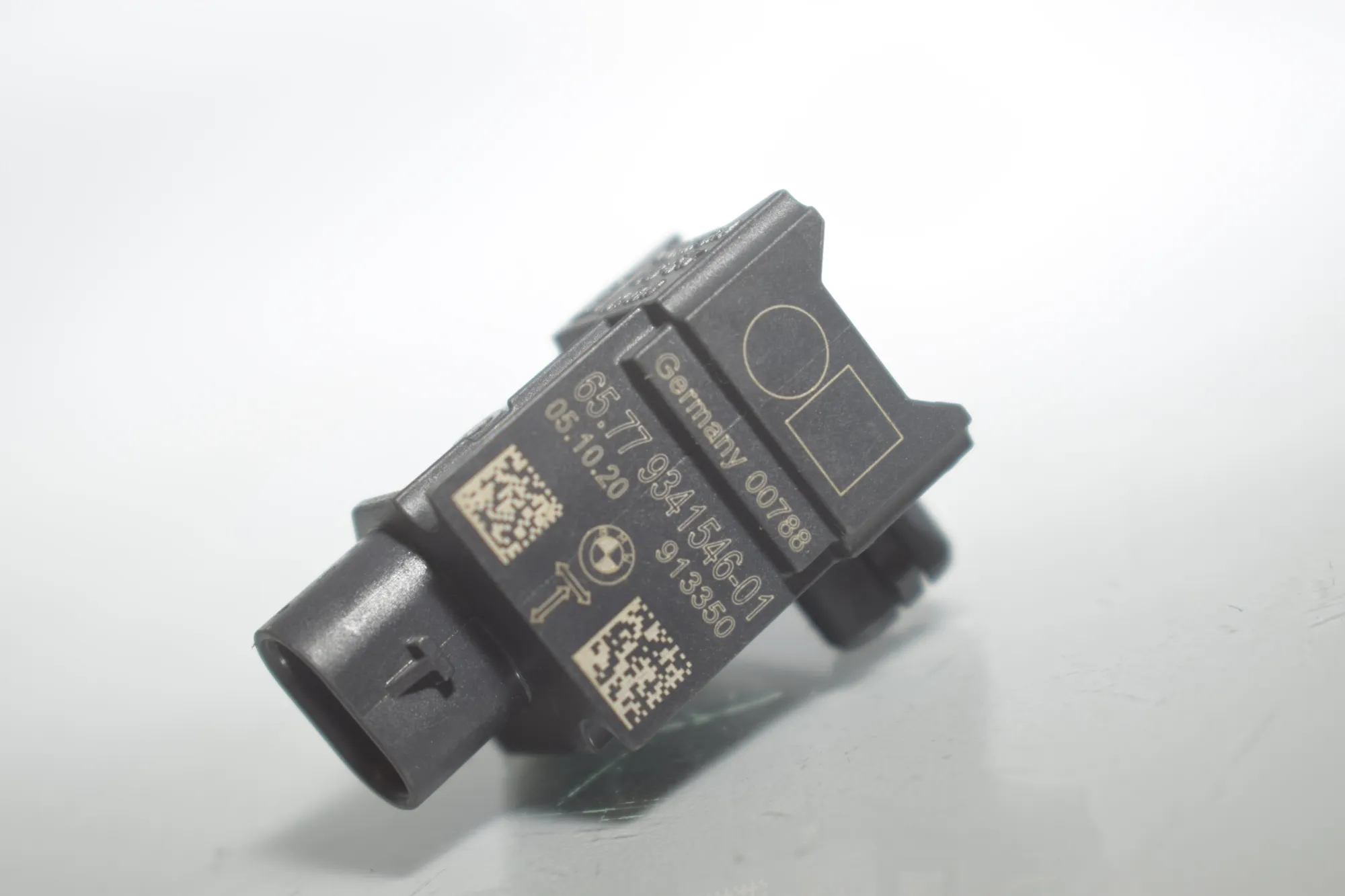 Left Side Impact Sensor – OEM 9341546 · BMW 1 (F40) (2019 - -) (F40)118d 2020 – 5