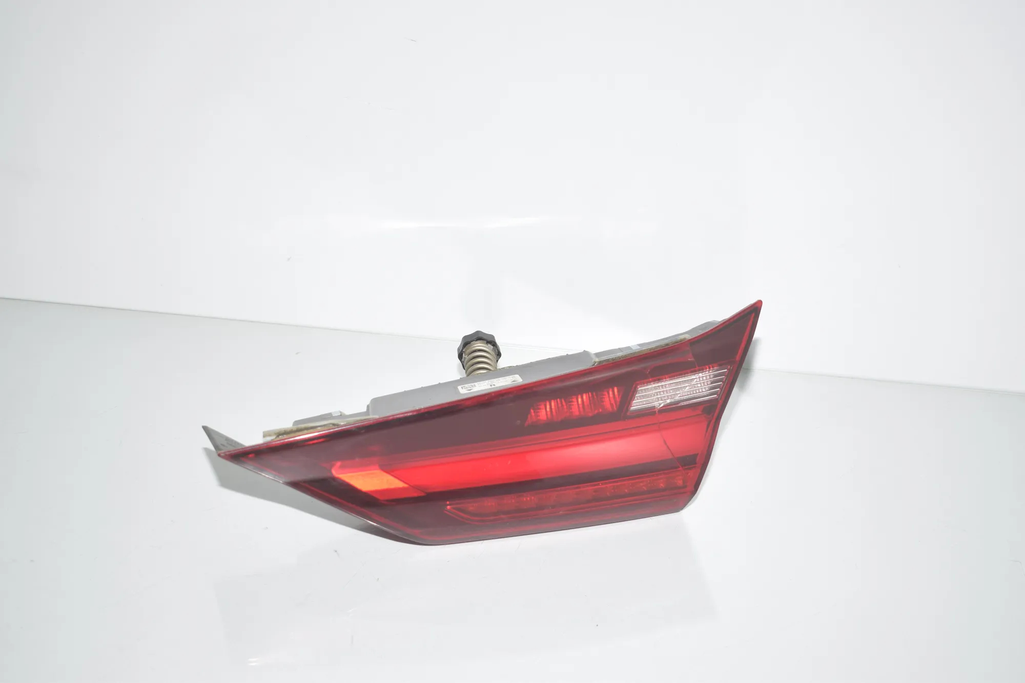 Right Side Tailgate Tail Light – OEM 7450652 · BMW 1 (F40) (2019 - -) (F40)118d 2020 – 2