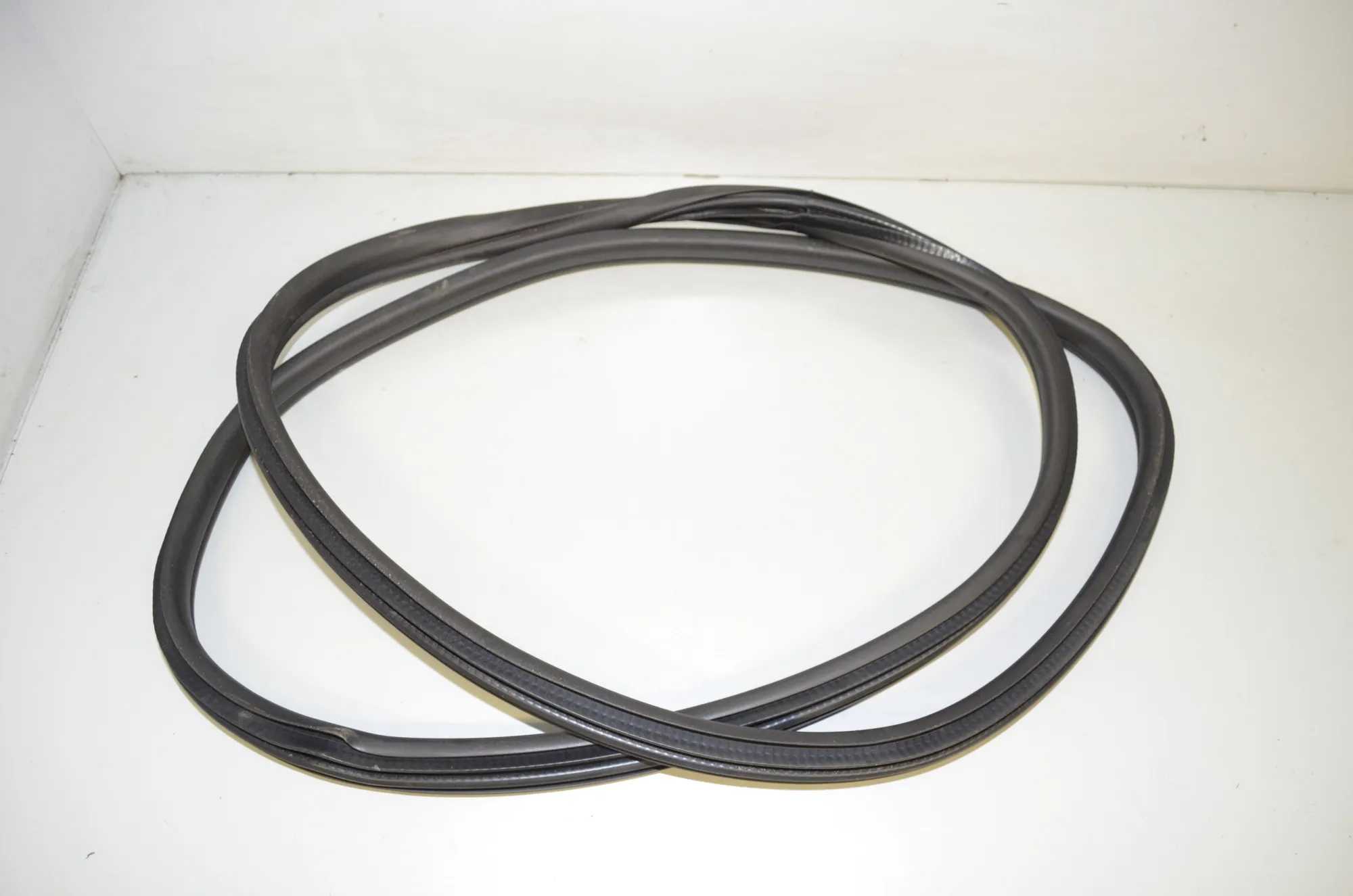 Rear Left Door Seal Rubber – OEM 9880689 · BMW 1 (F40) (2019 - -) (F40)118d 2020 – 3