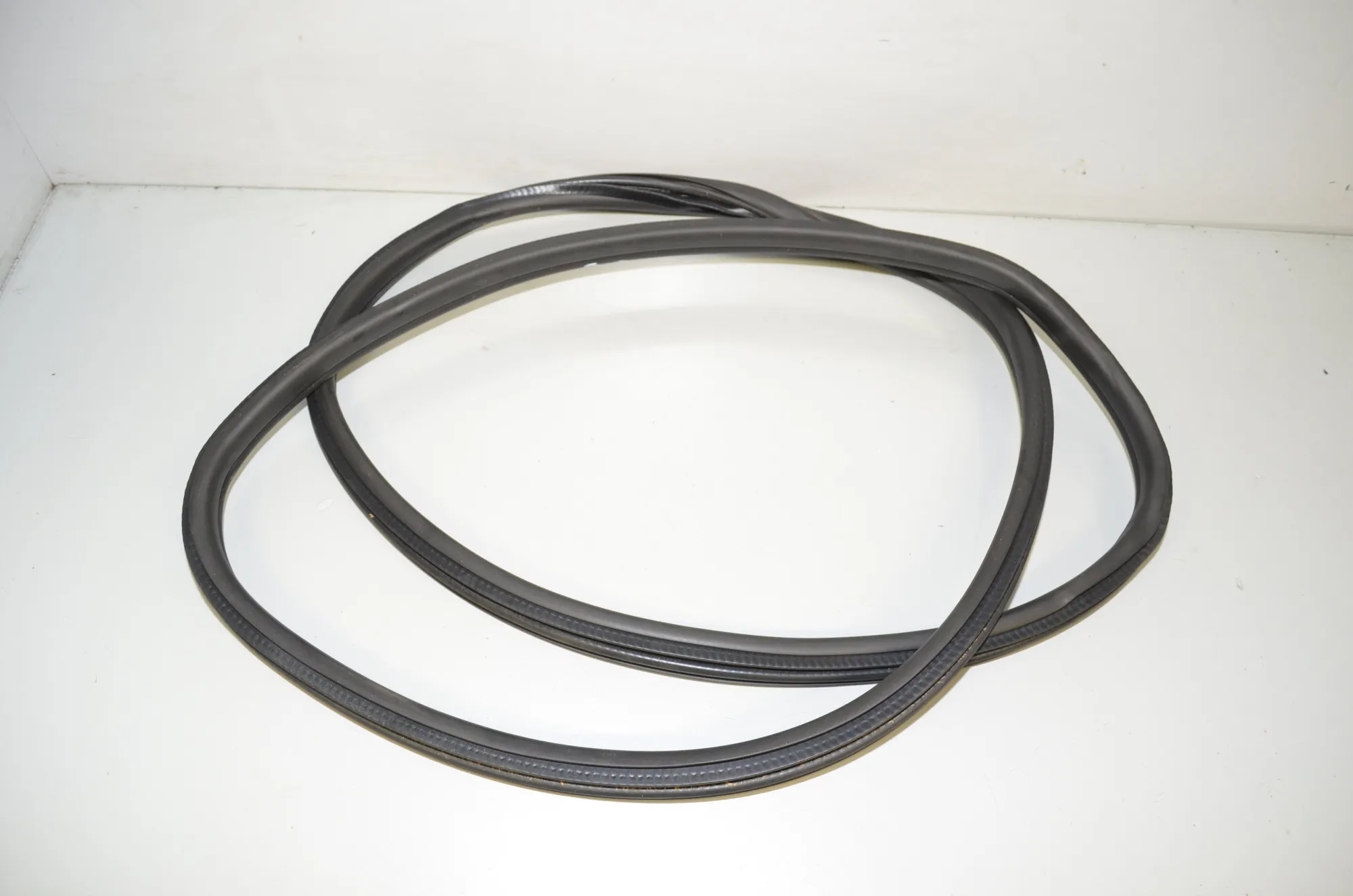 Rear Right Door Seal Rubber – OEM 9880689 · BMW 1 (F40) (2019 - -) (F40)118d 2020 – 3