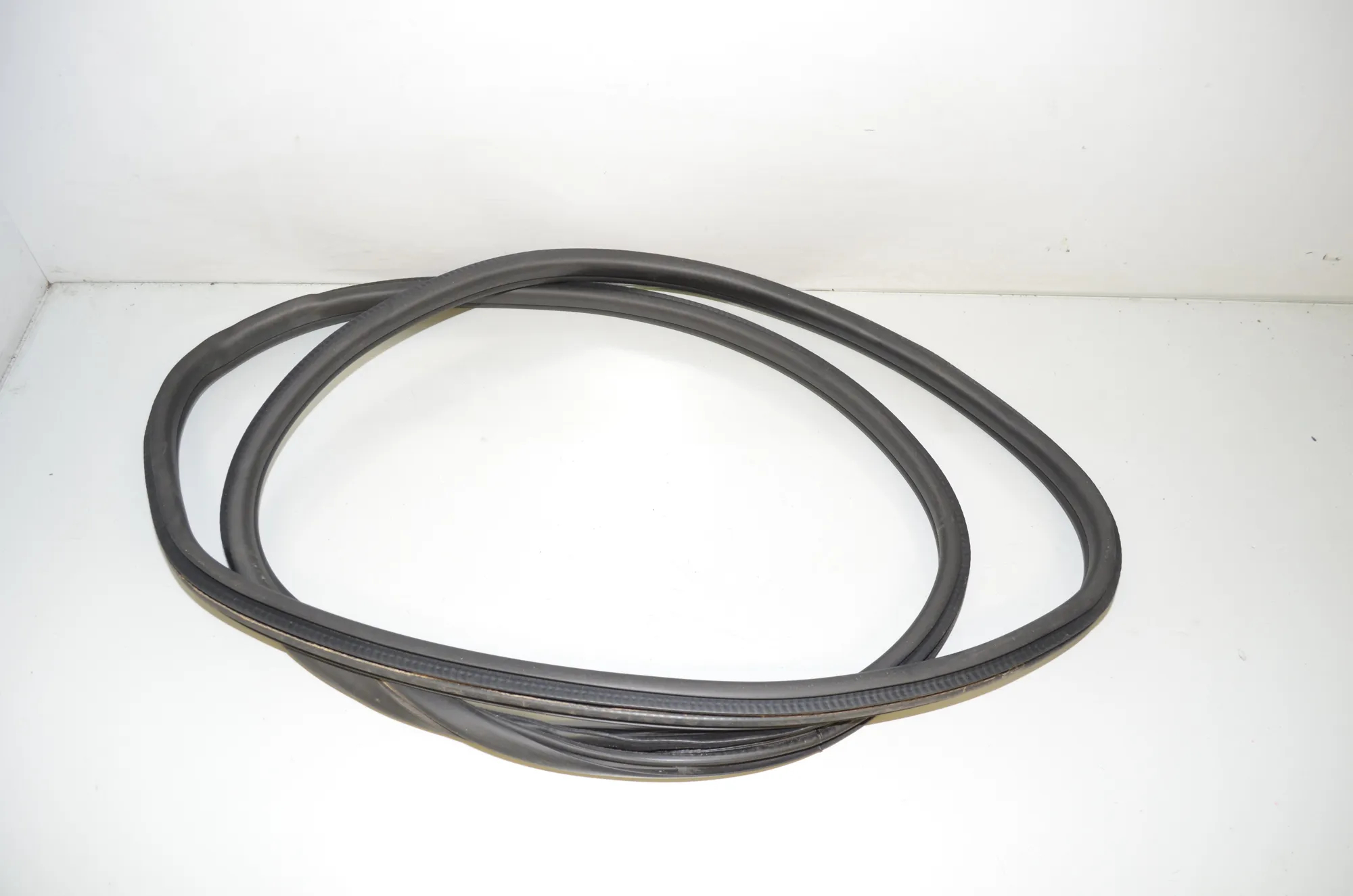 Rear Right Door Seal Rubber – OEM 9880689 · BMW 1 (F40) (2019 - -) (F40)118d 2020 – 4